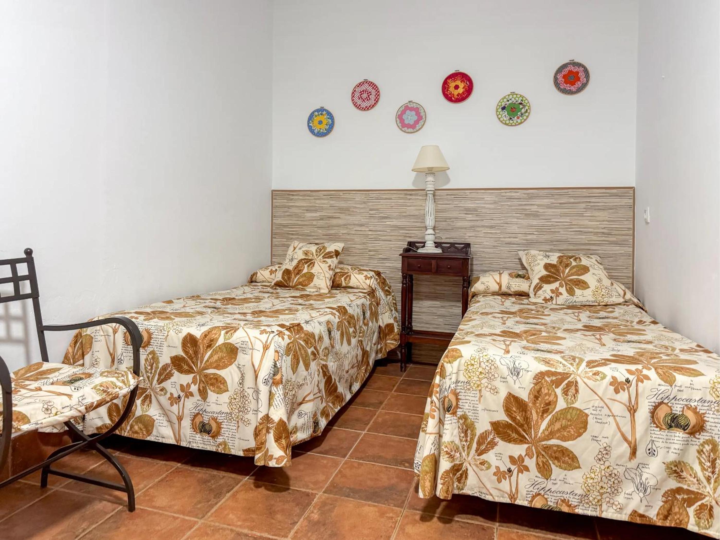 Family Room (2 Adults + 2 Children) - Photo 20