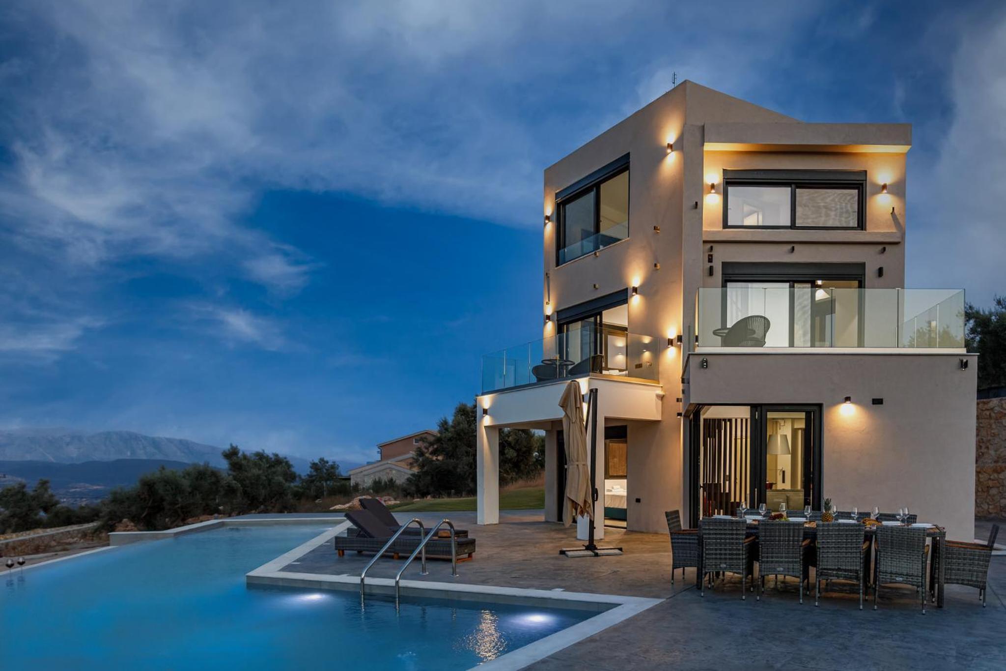 Superior Villa photo 2