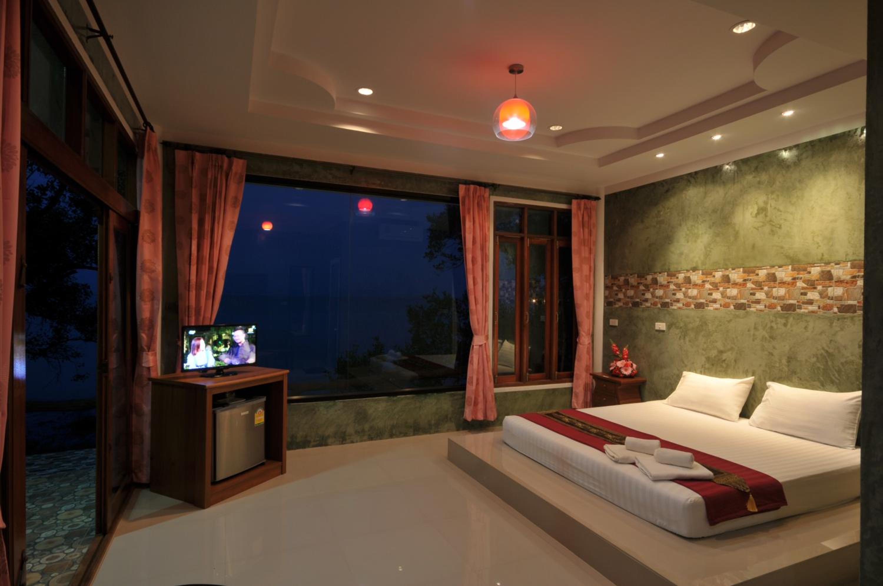 Deluxe Double Room with Balcony and Sea View photo 2
