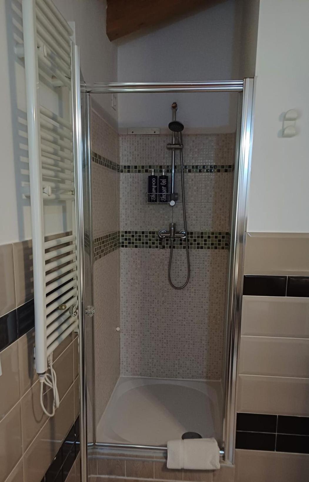 Deluxe Double Room with Extra Bed - Photo 6