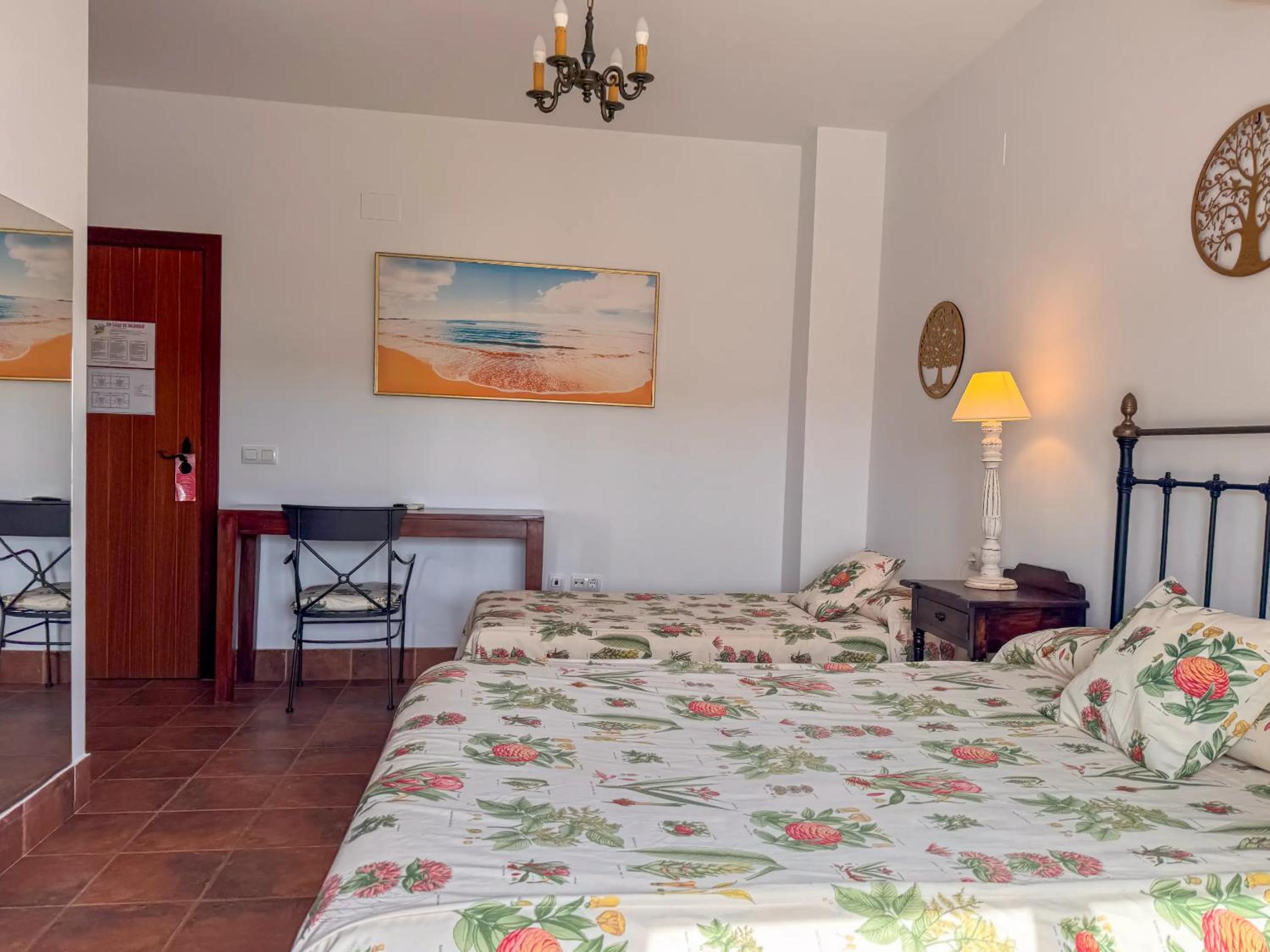 Double Room with Terrace - Photo 18