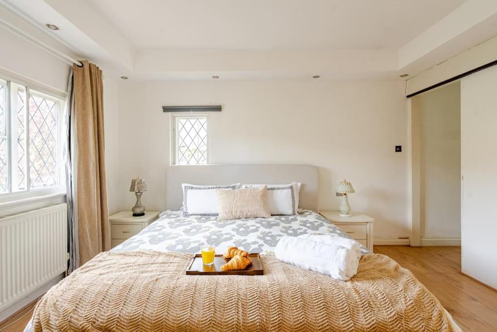 Four-Bedroom House photo 1