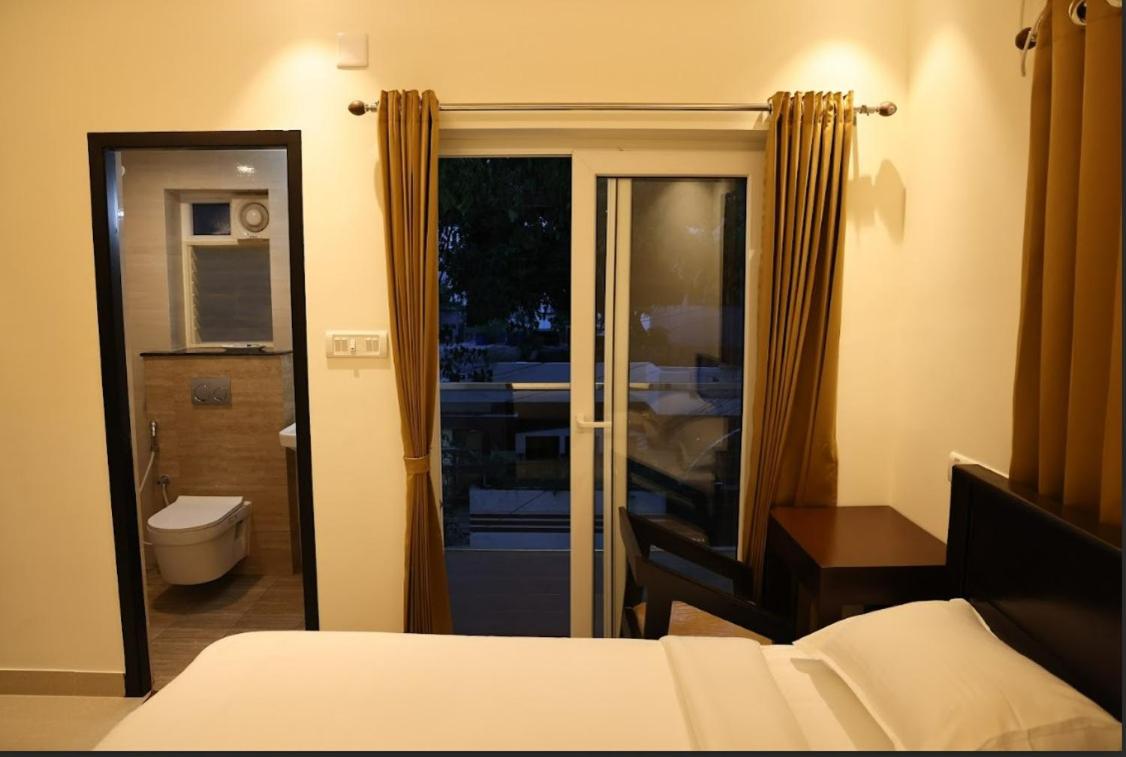 Double Room with Balcony photo 3