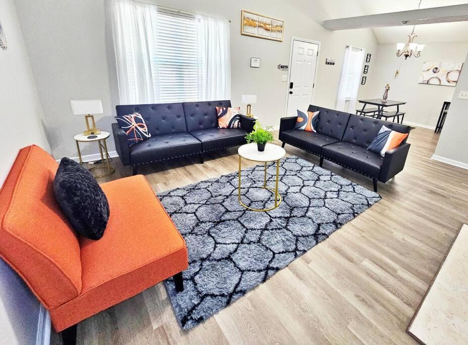 Three-Bedroom House photo 1