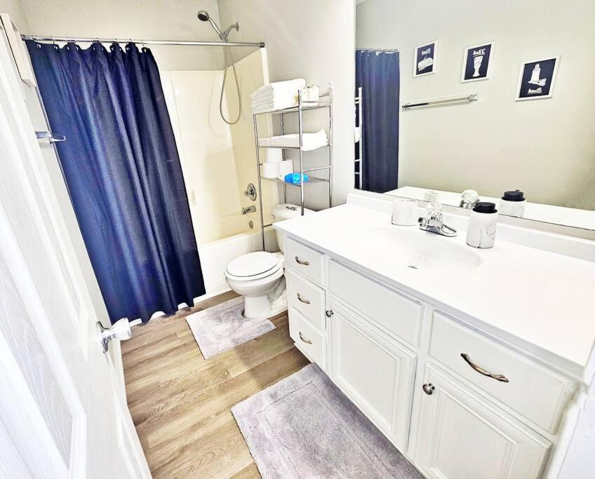 Three-Bedroom House photo 2