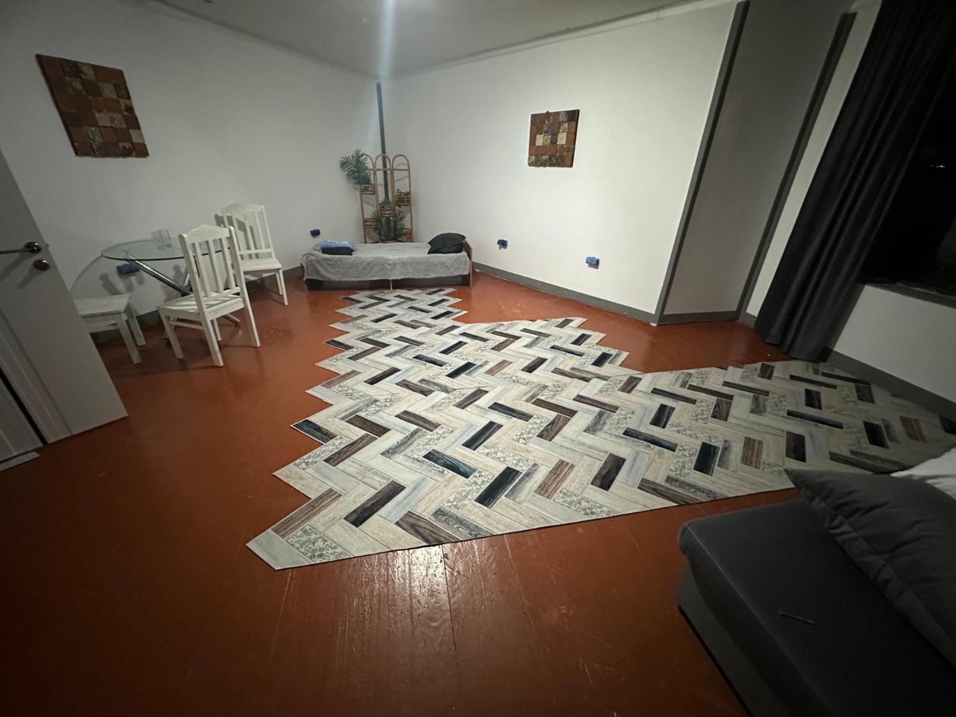 One-Bedroom House photo 1