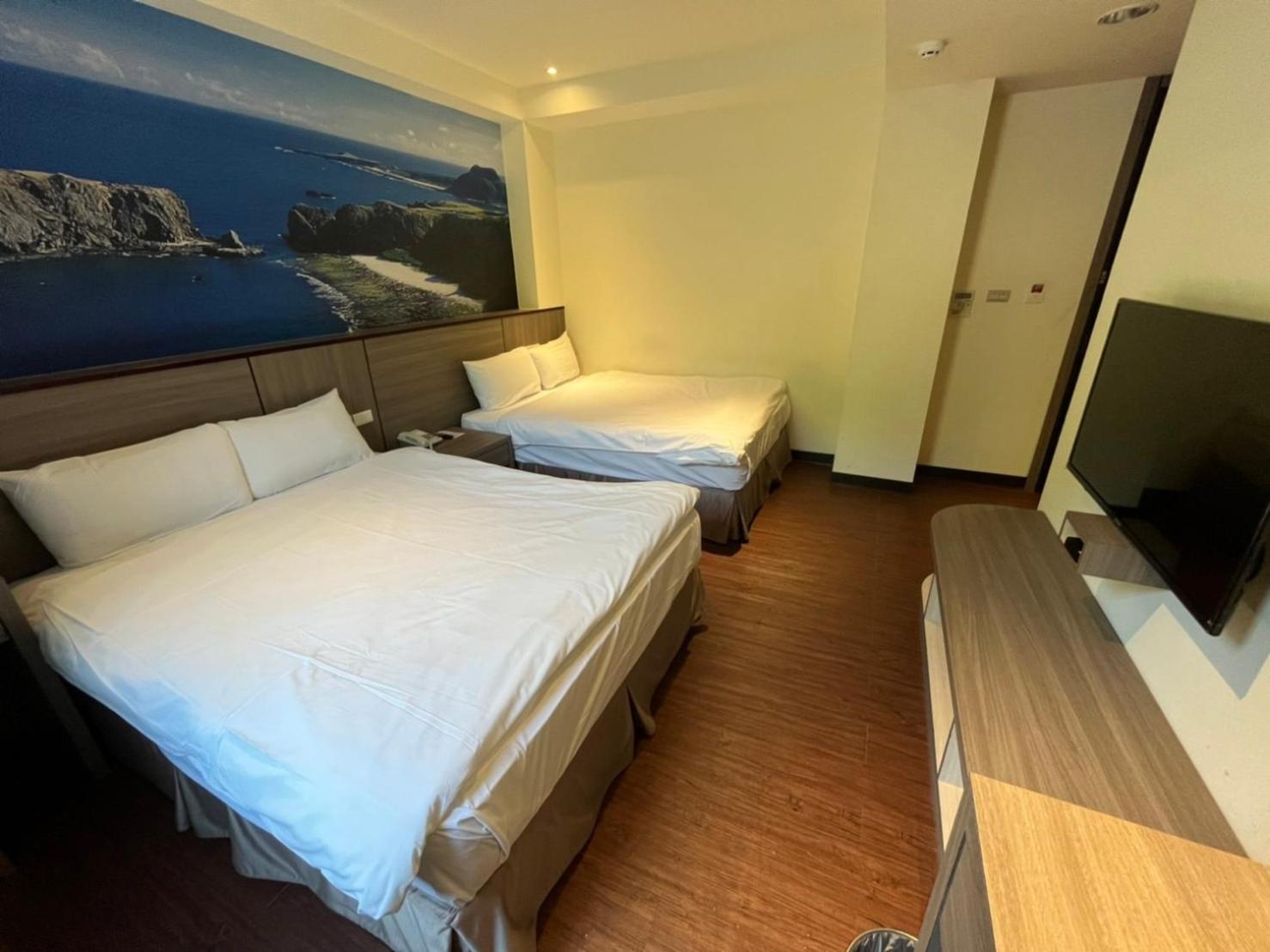 Economy Quadruple Room photo 3
