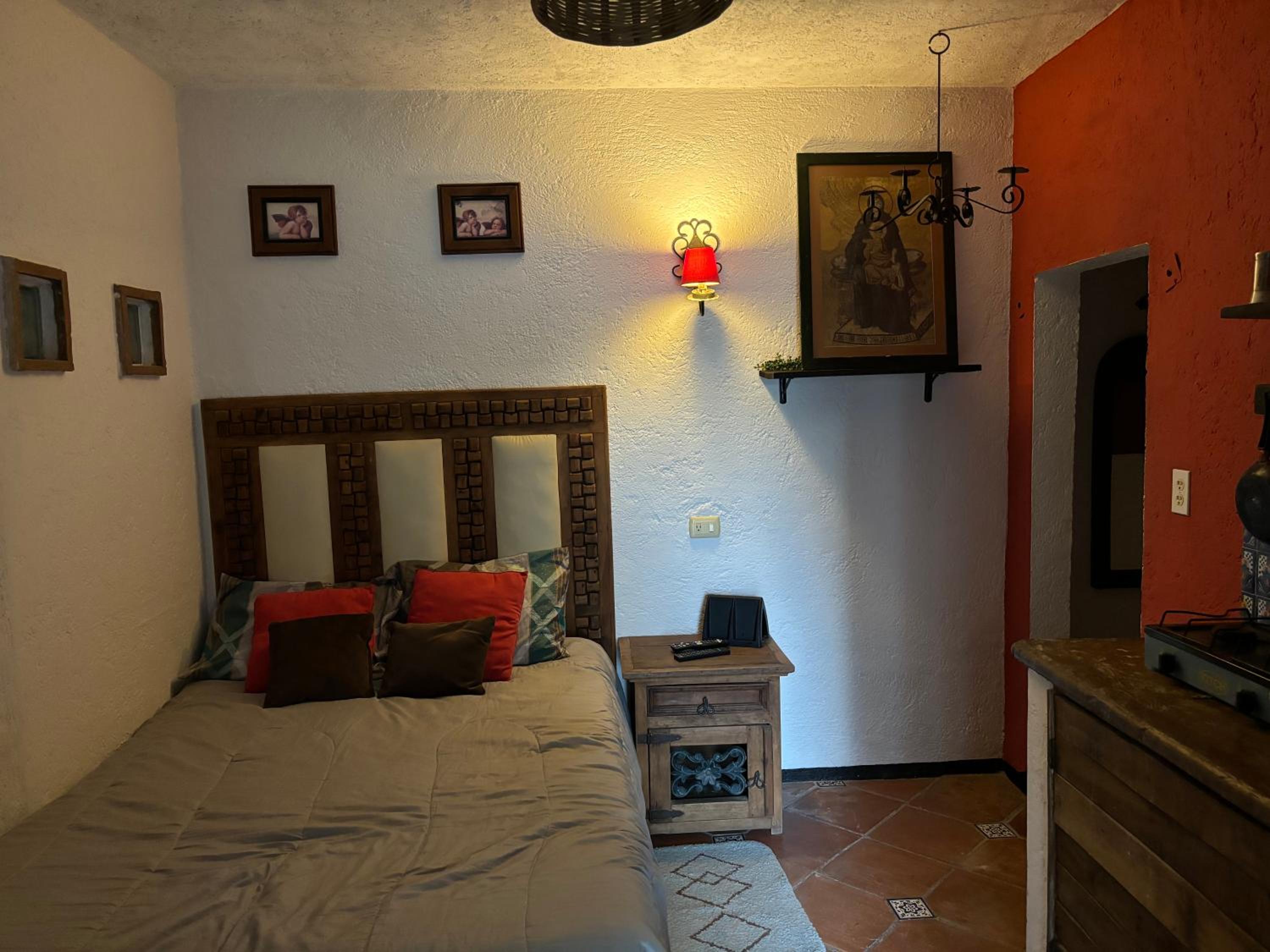One-Bedroom Apartment photo 1