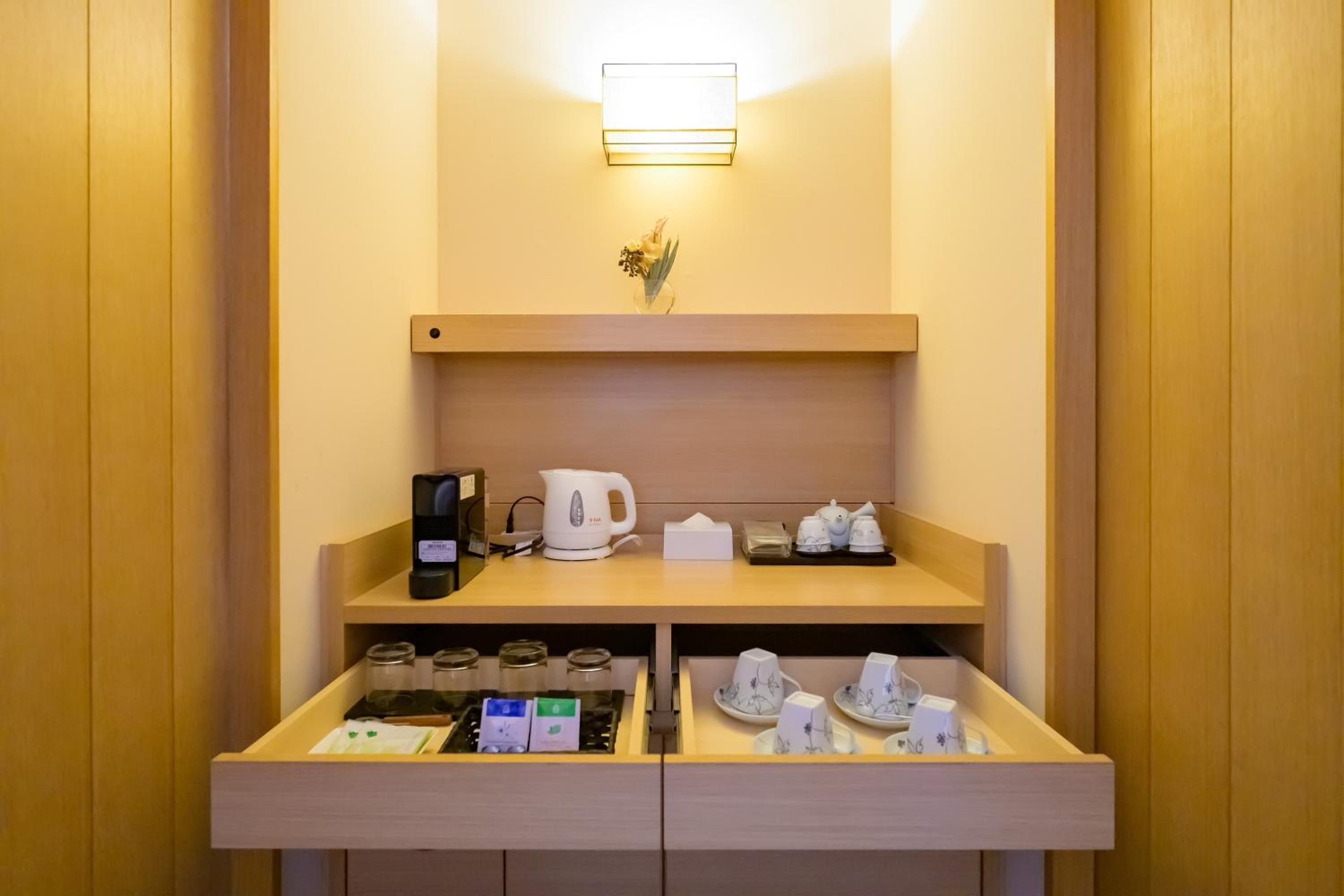 Premium Suite with Open-Air Bath - Non-Smoking - Photo 5