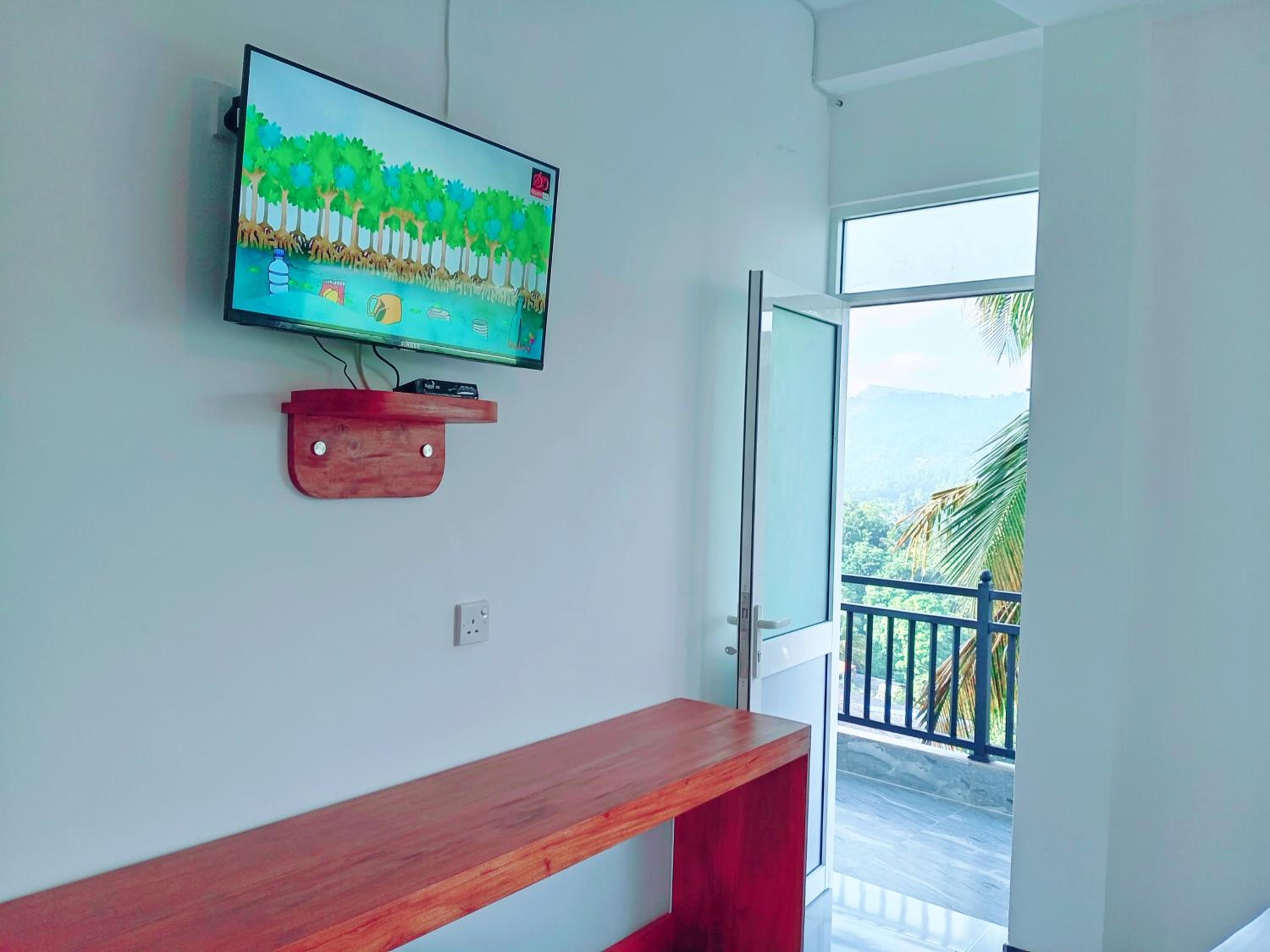 Deluxe Double Room With Balcony photo 3