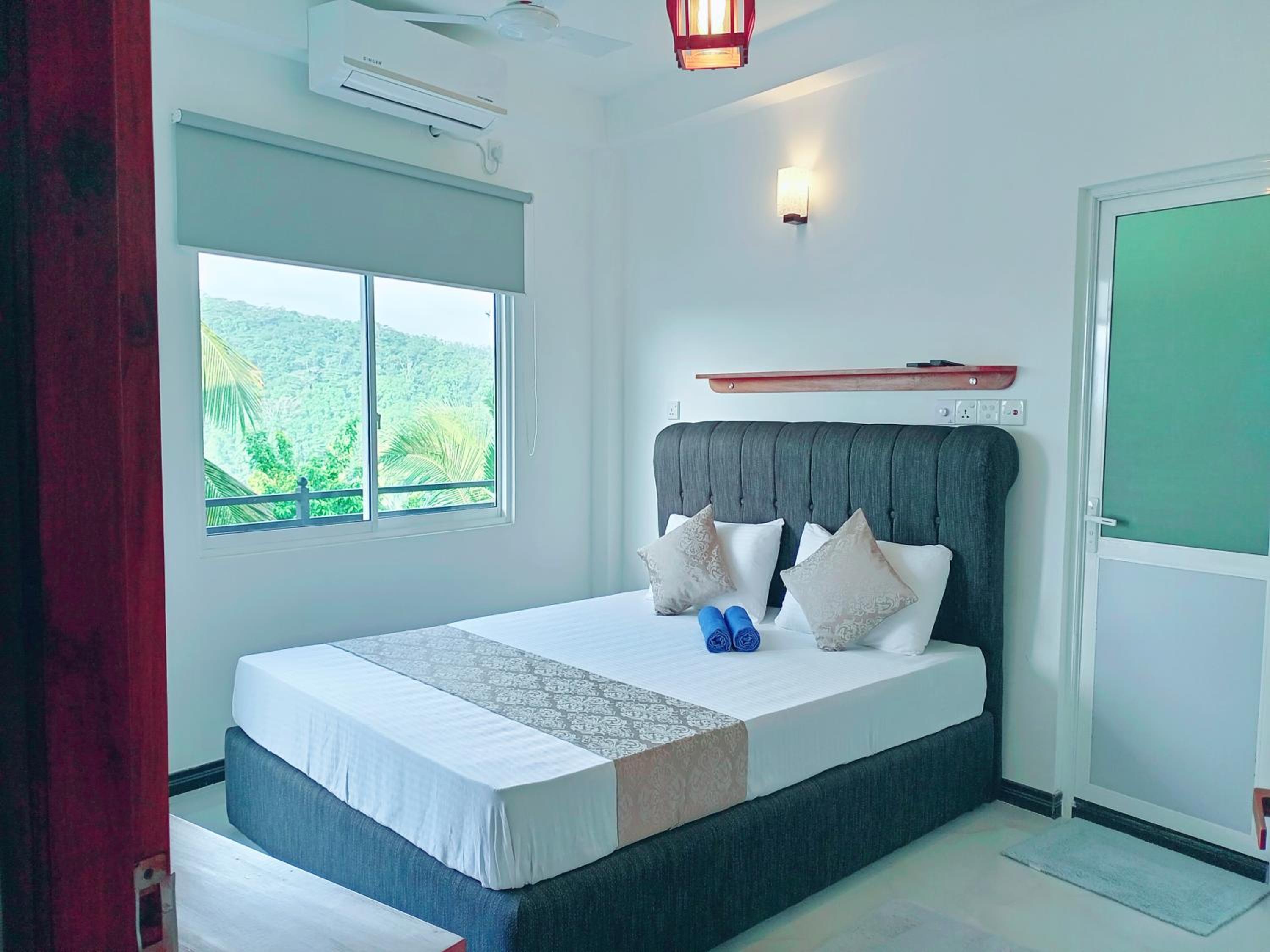 Deluxe Double Room With Balcony photo 1