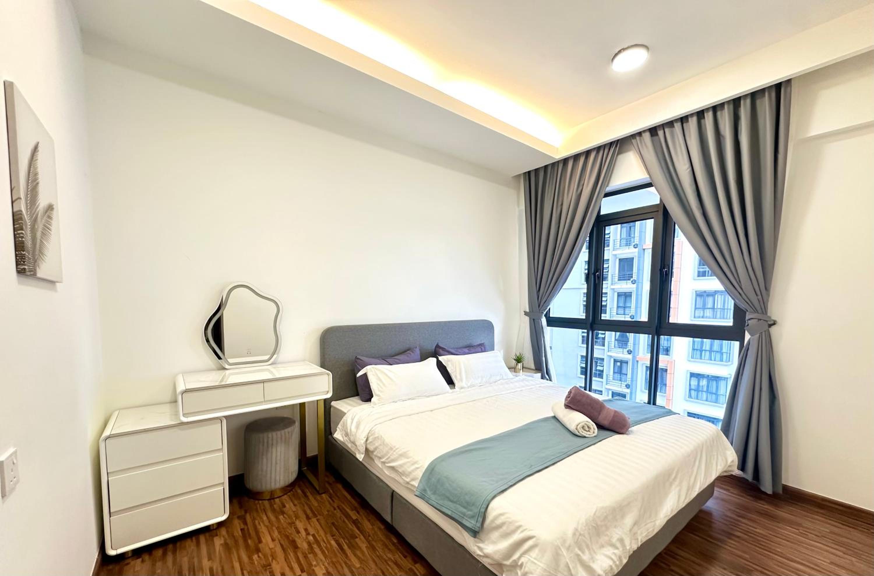 Three-Bedroom Apartment photo 2