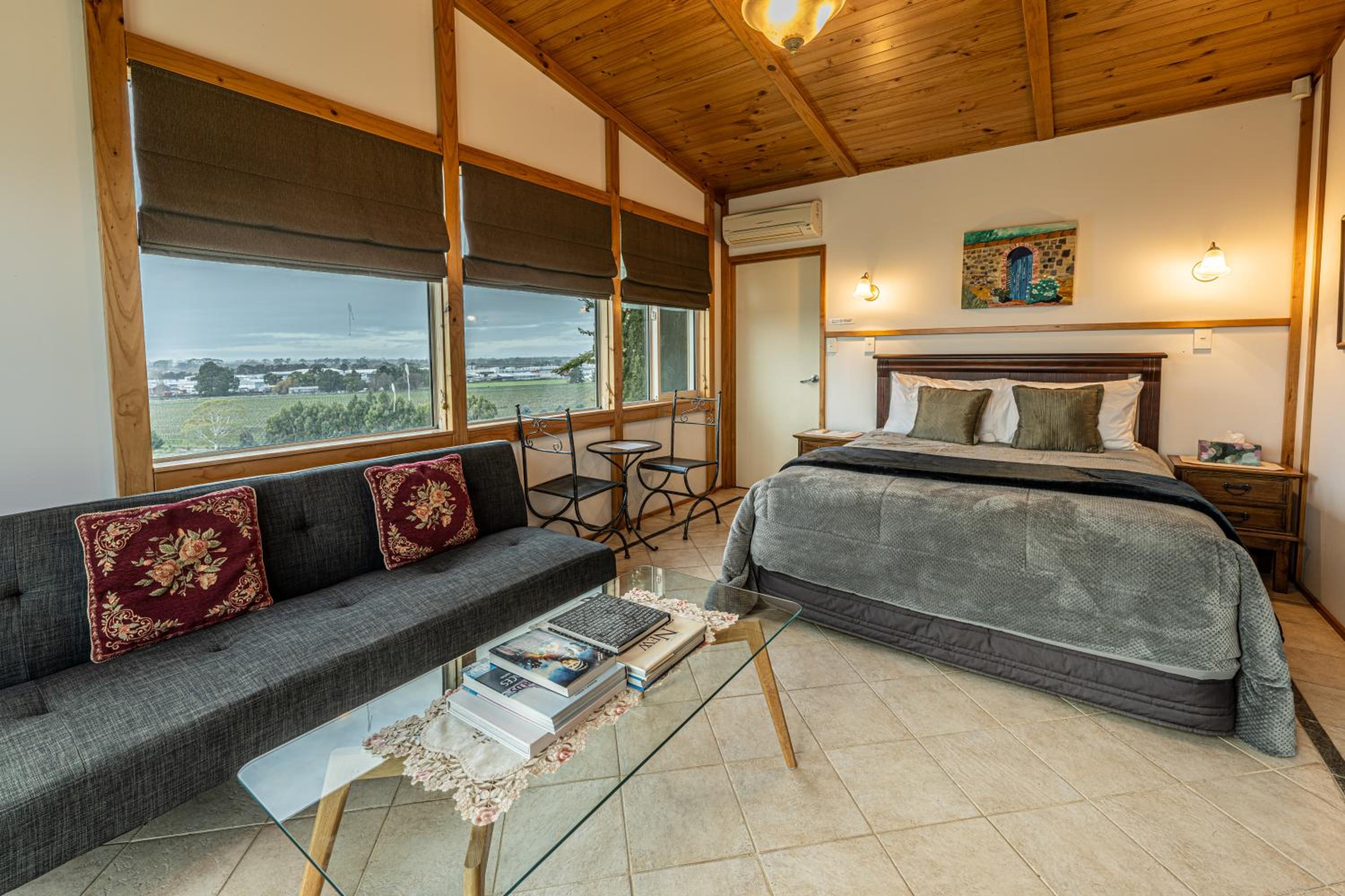 Villa with Private Pool - Photo 5