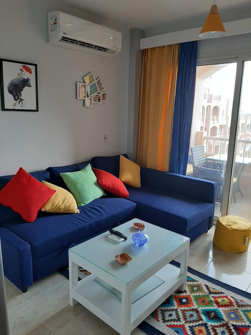 One-Bedroom Apartment photo 3