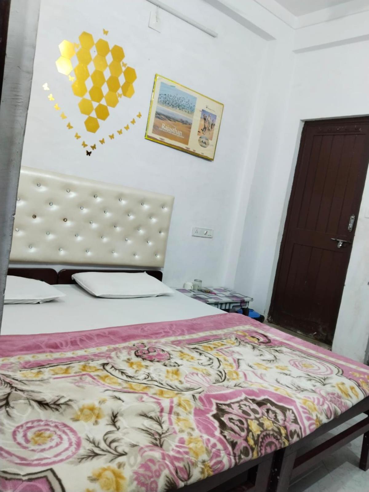 Double Room - Photo 11