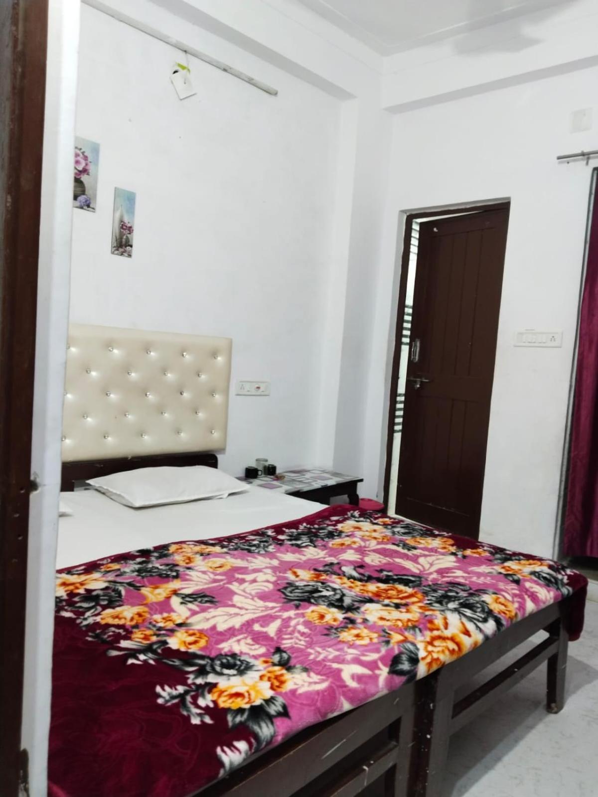 Double Room - Photo 9