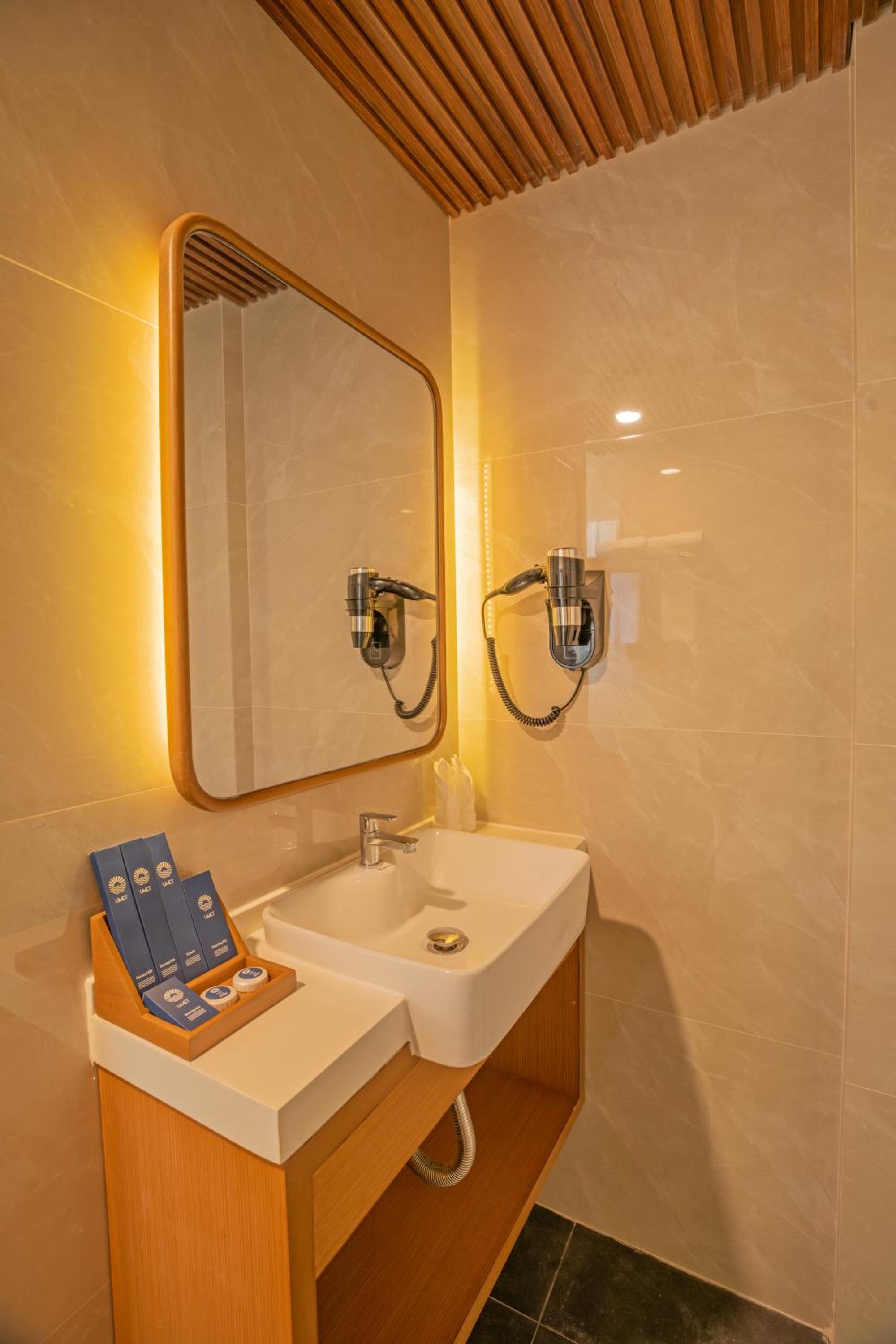 Standard Suite - Photo 5