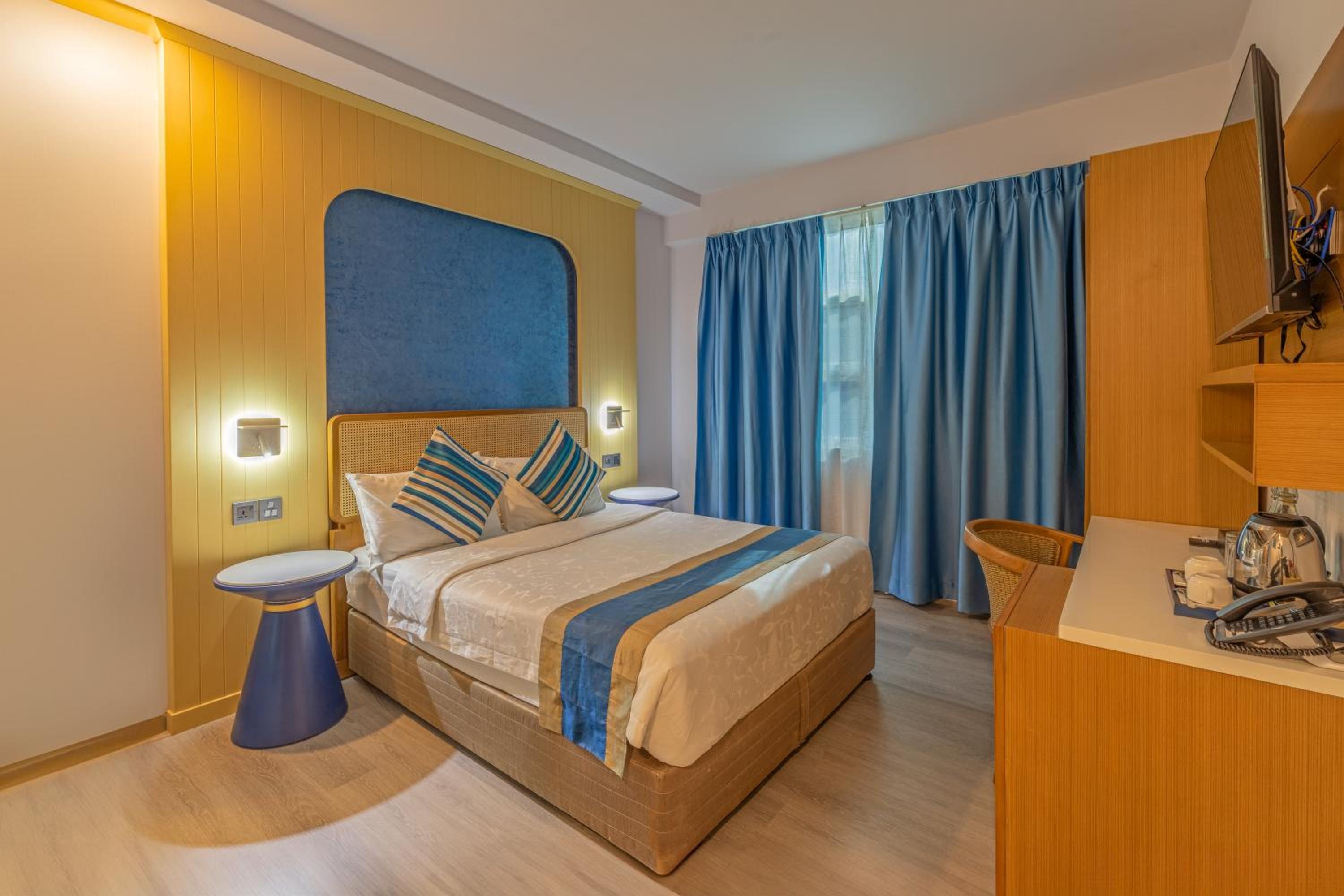 Superior Suite - Photo 4