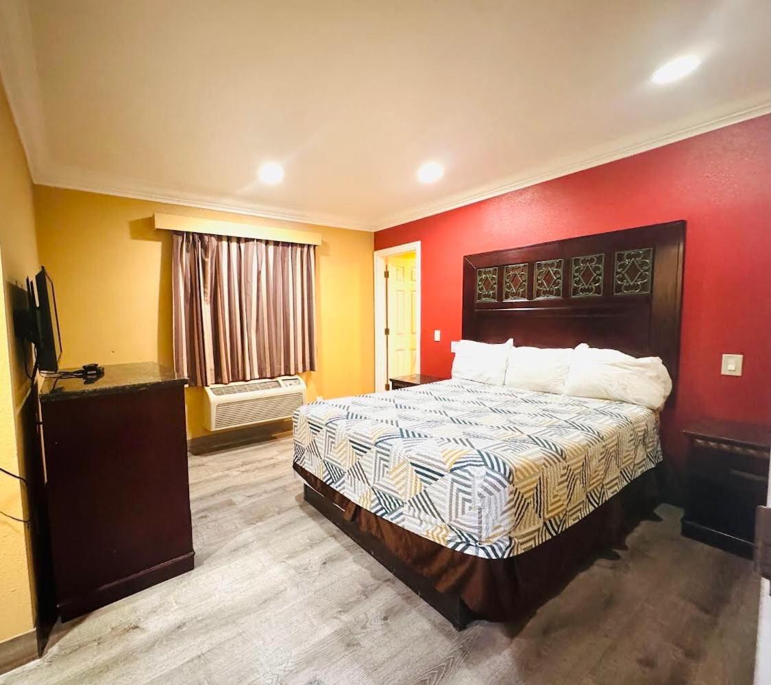 Queen Room - Photo 1
