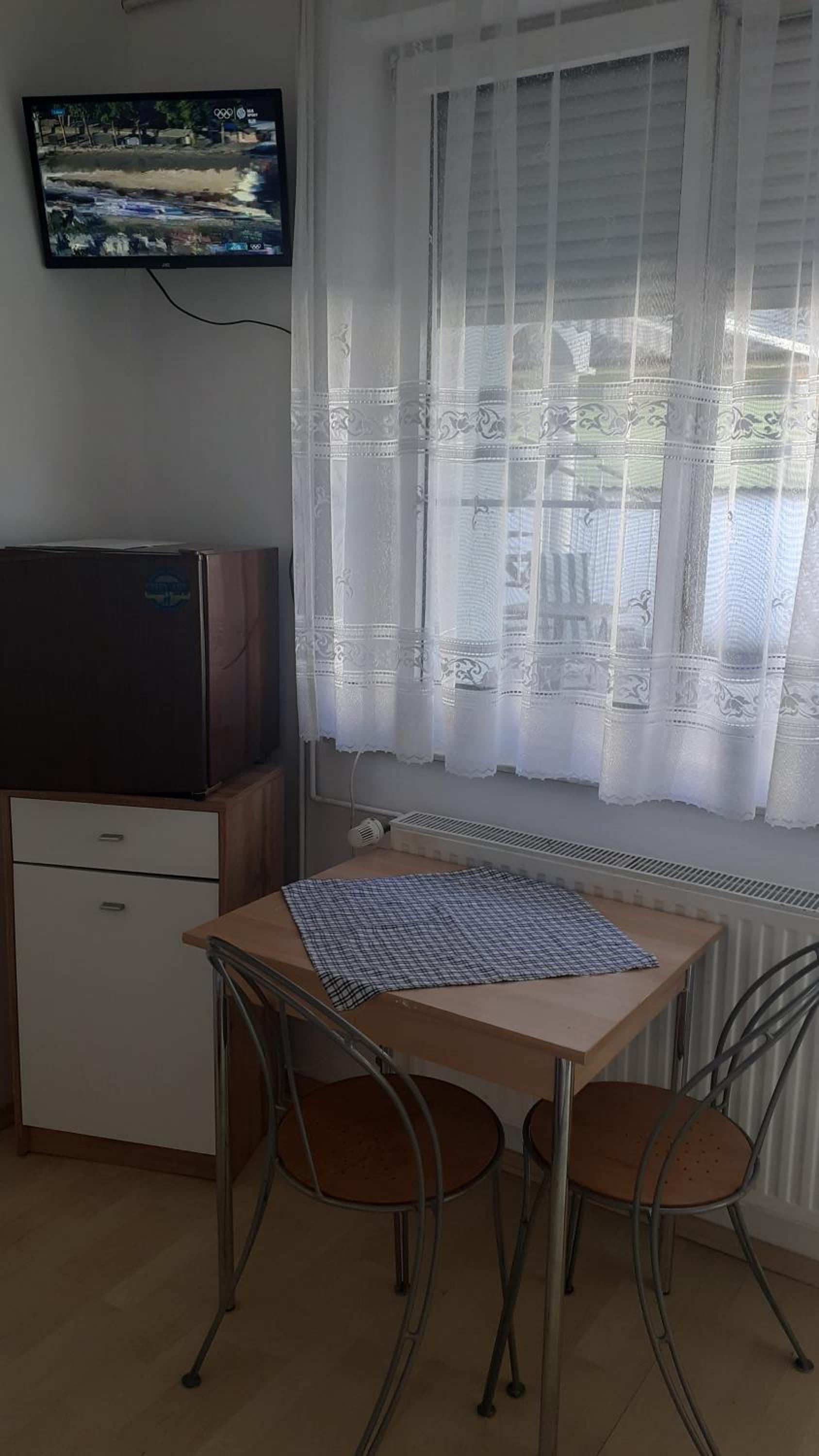 Twin Room - Photo 3