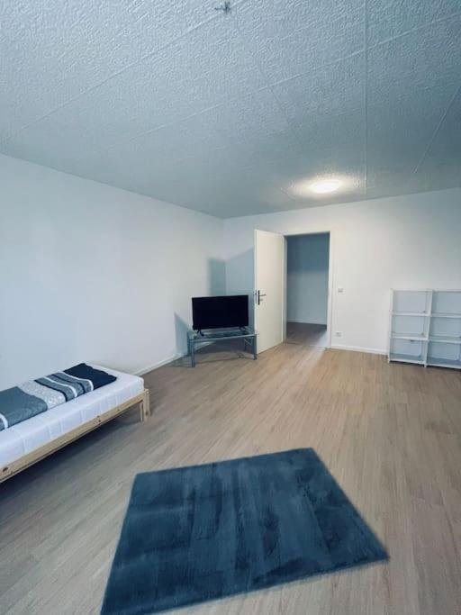 Three-Bedroom Apartment photo 2