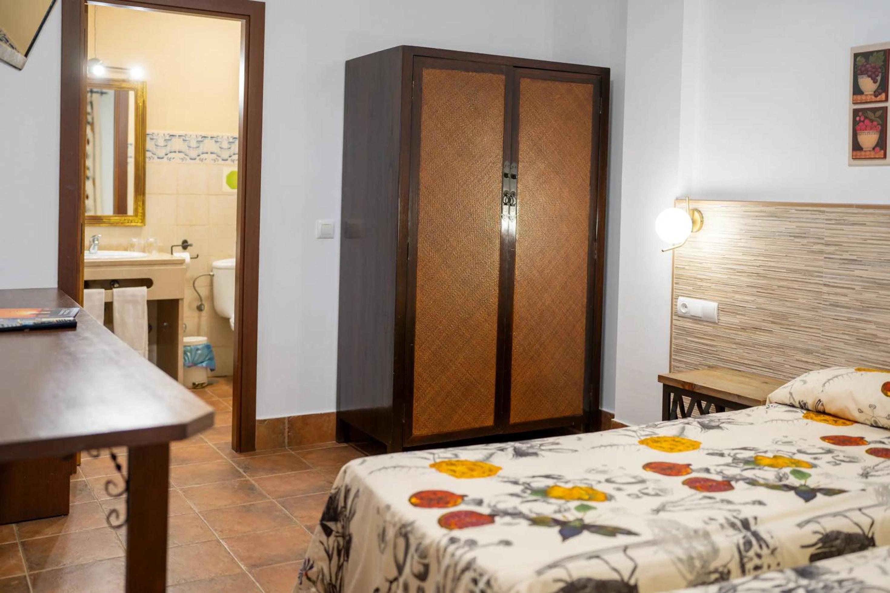 Deluxe Double Or Twin Room photo 2