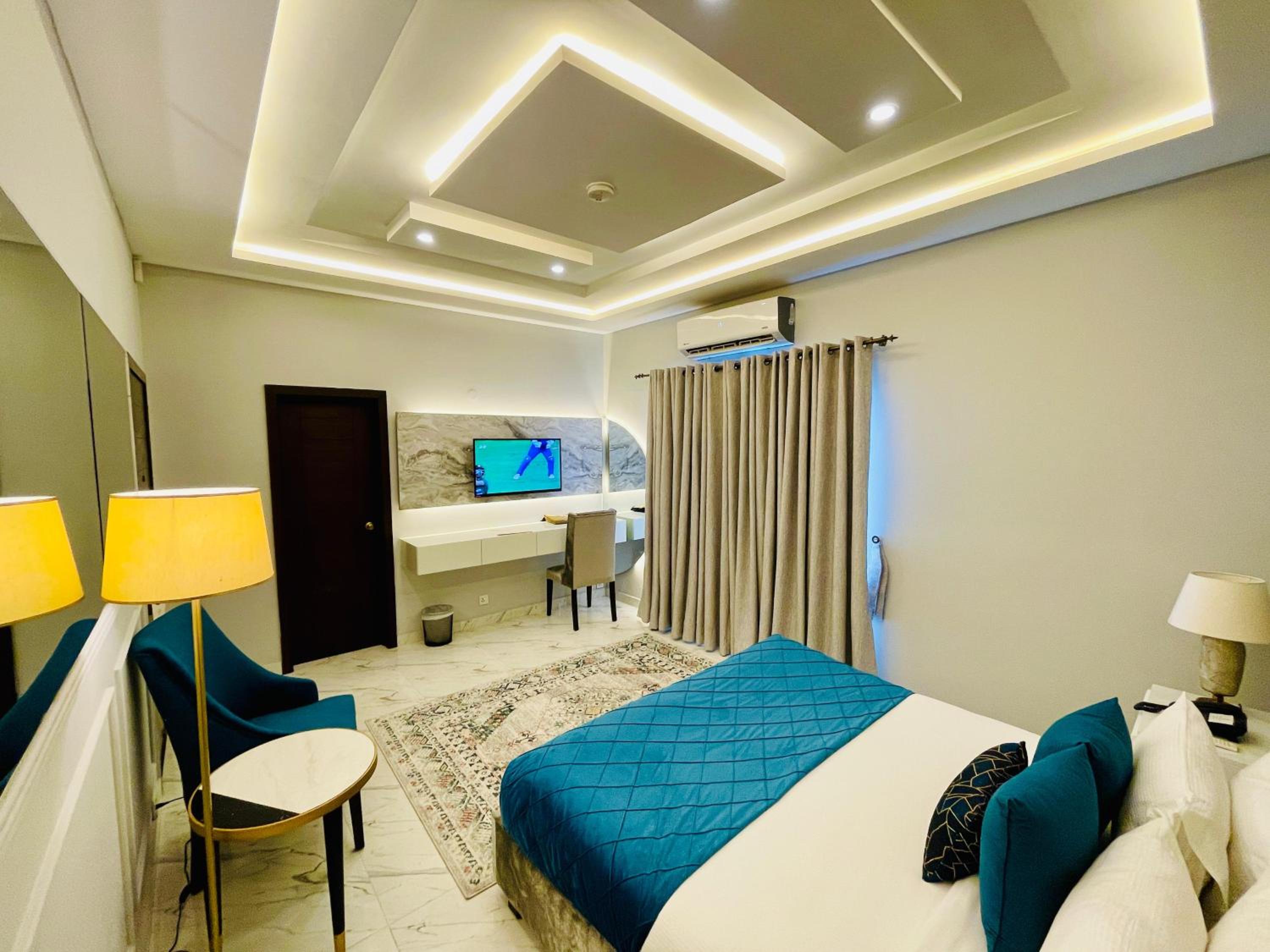Executive Suite photo 2