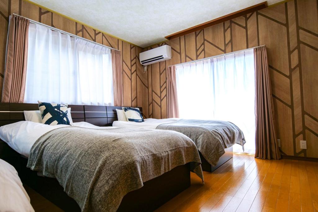 Four-Bedroom House photo 1