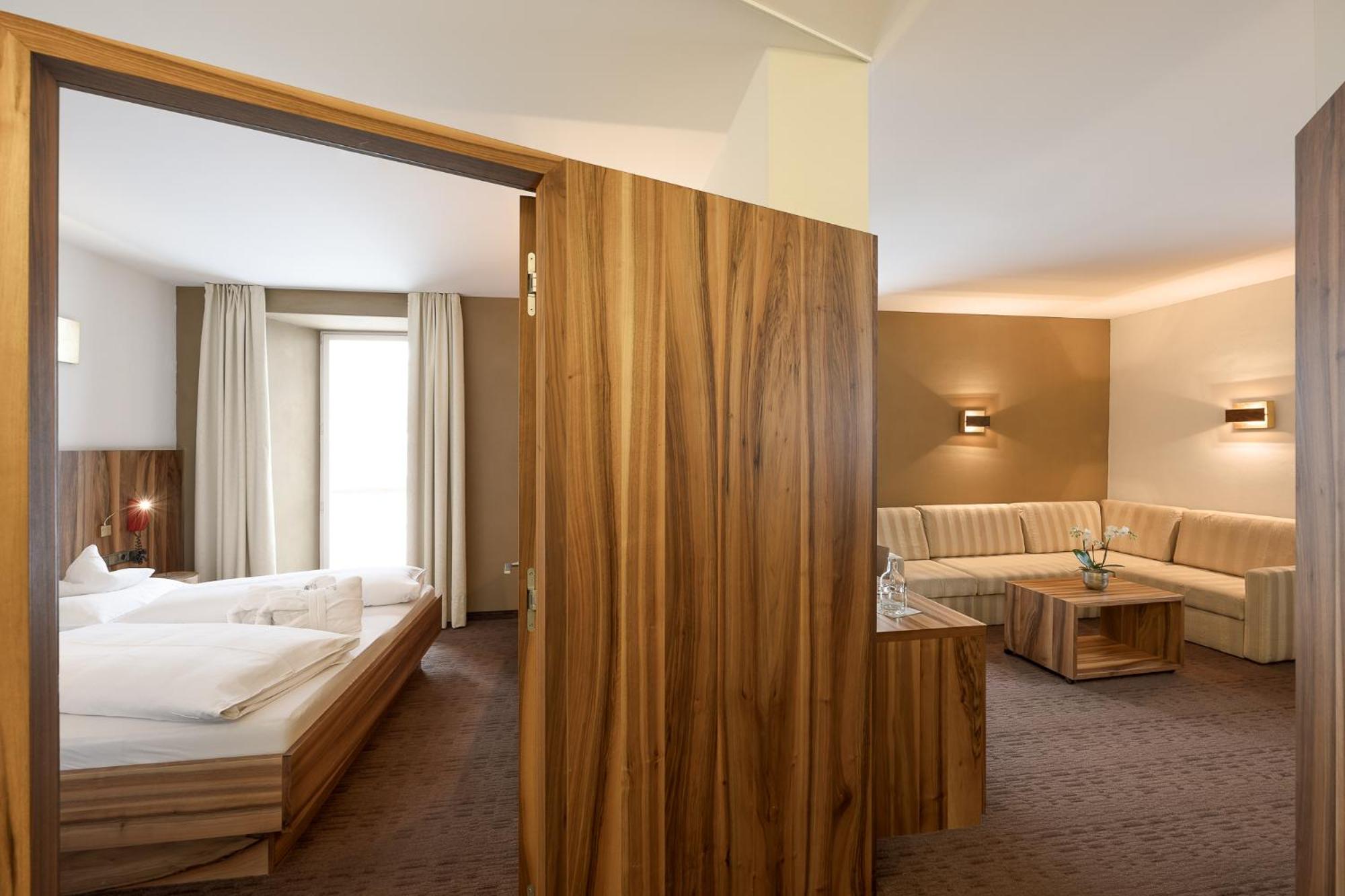 Family Suite (2 Adults + 2 Children)