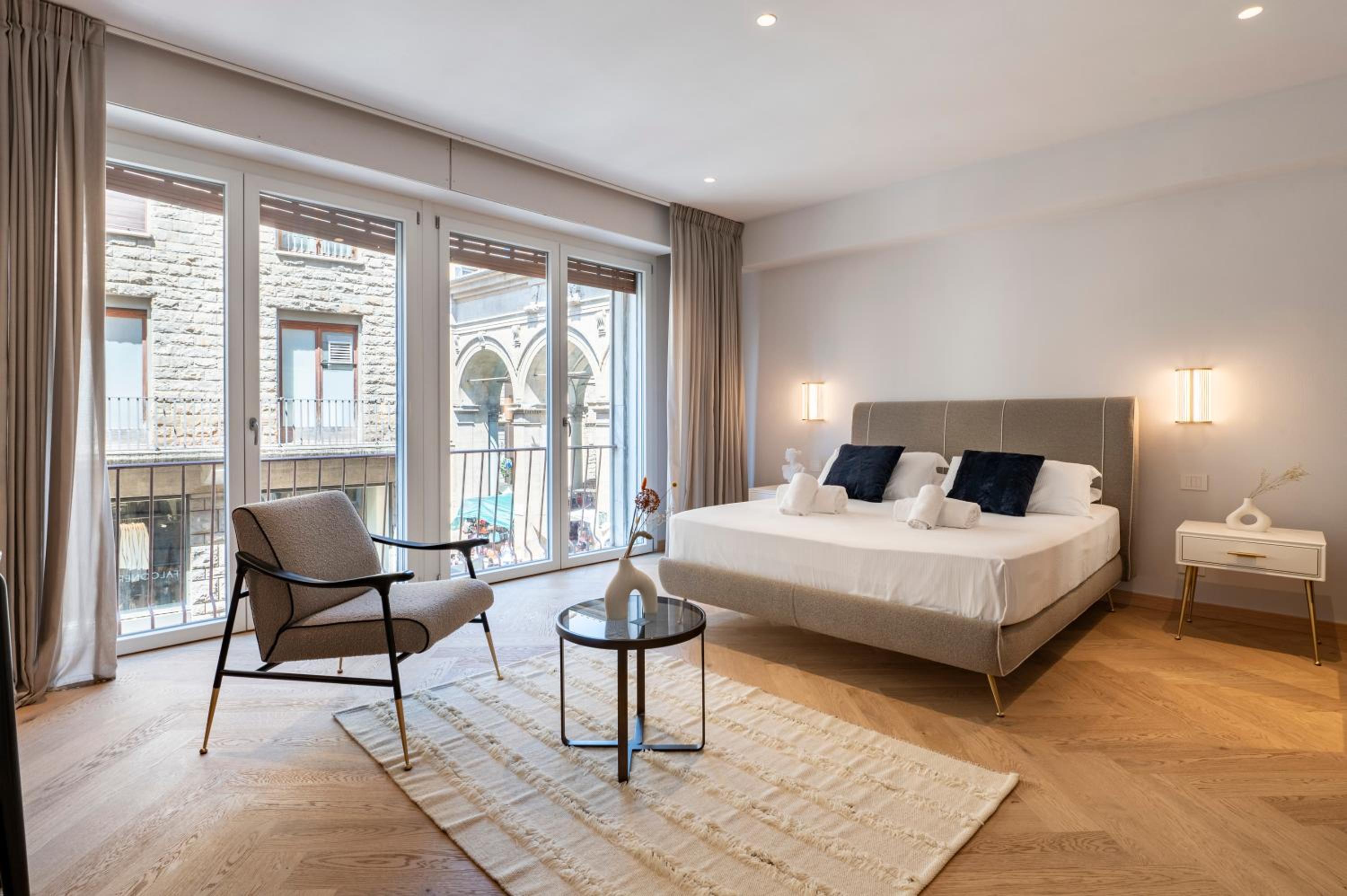 King Room with Balcony photo 1