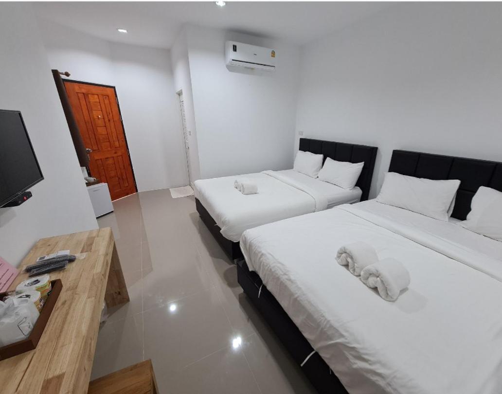 Classic Quadruple Room - Photo 1