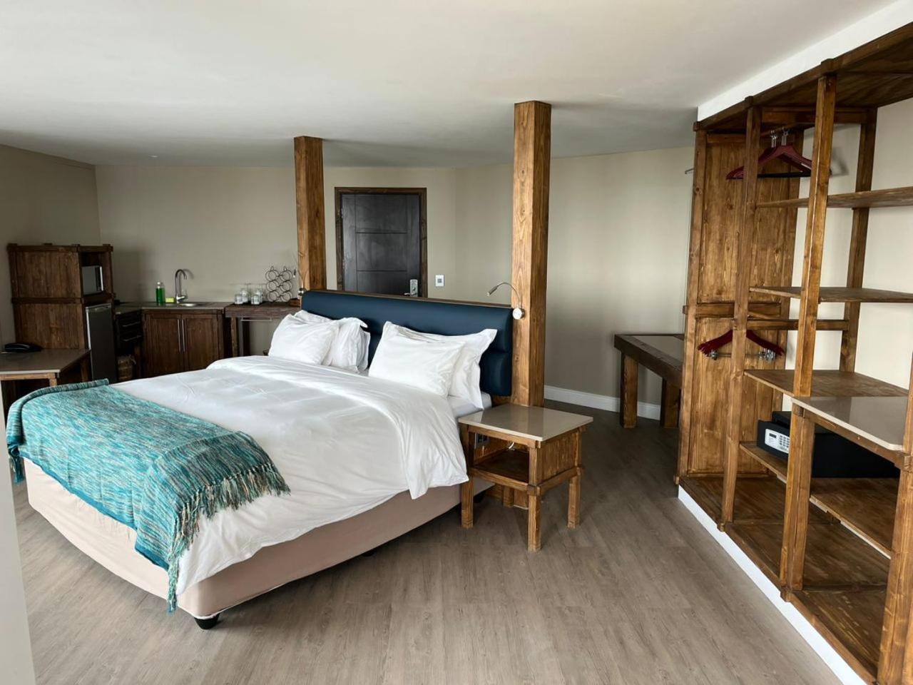 Honeymoon King Room