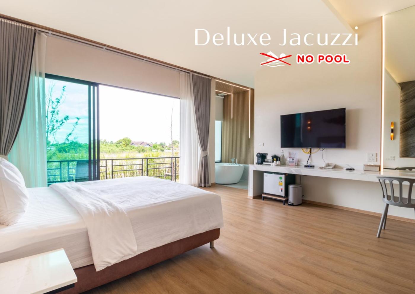 Deluxe Double Room with Bath - Photo 3