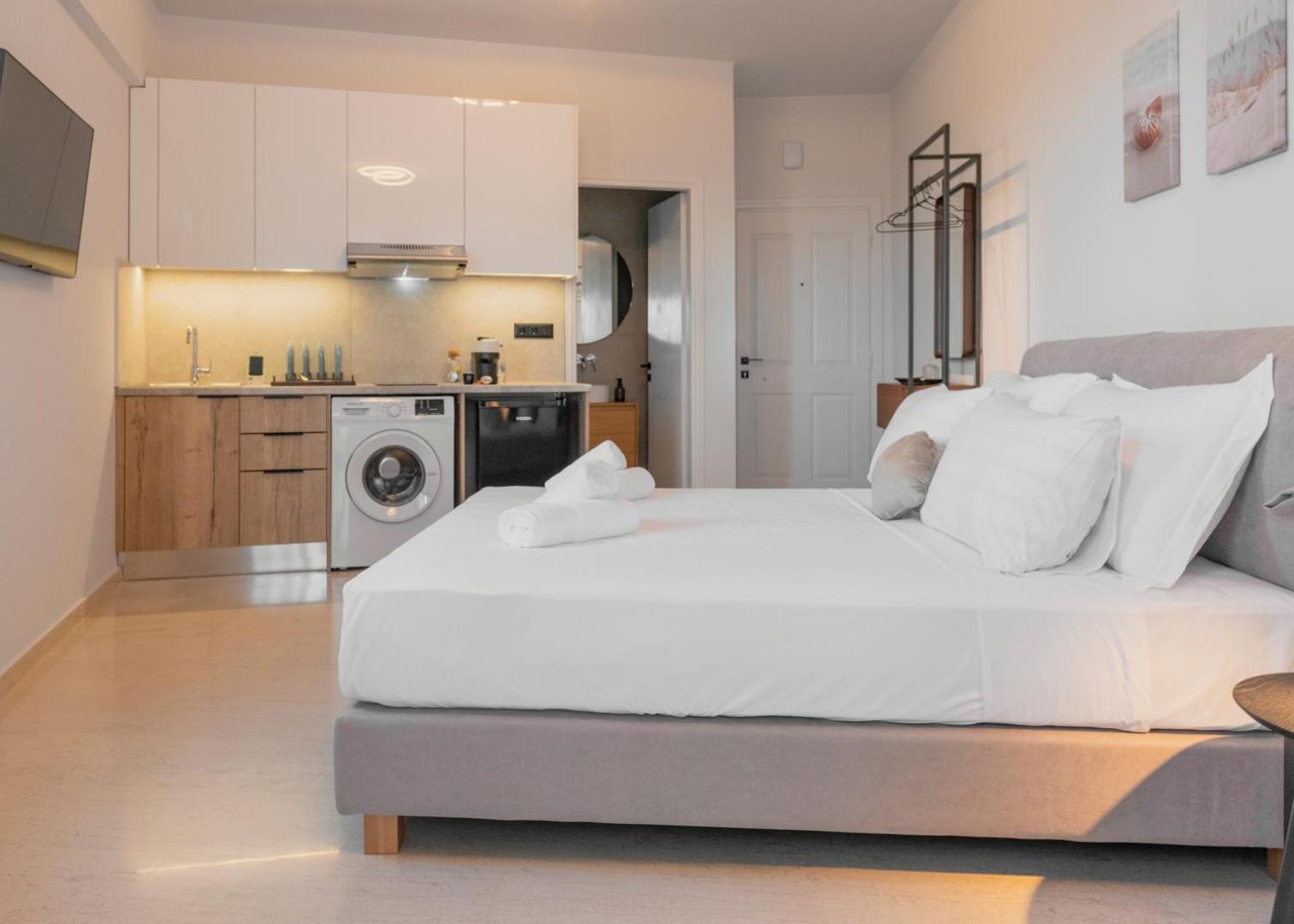 Deluxe Suite with Sea View photo 2