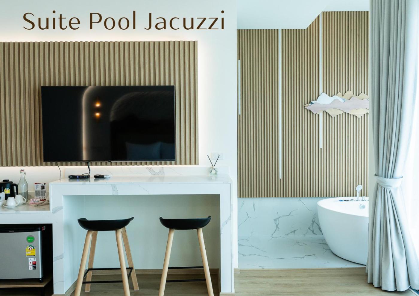 Suite with Private Pool photo 2