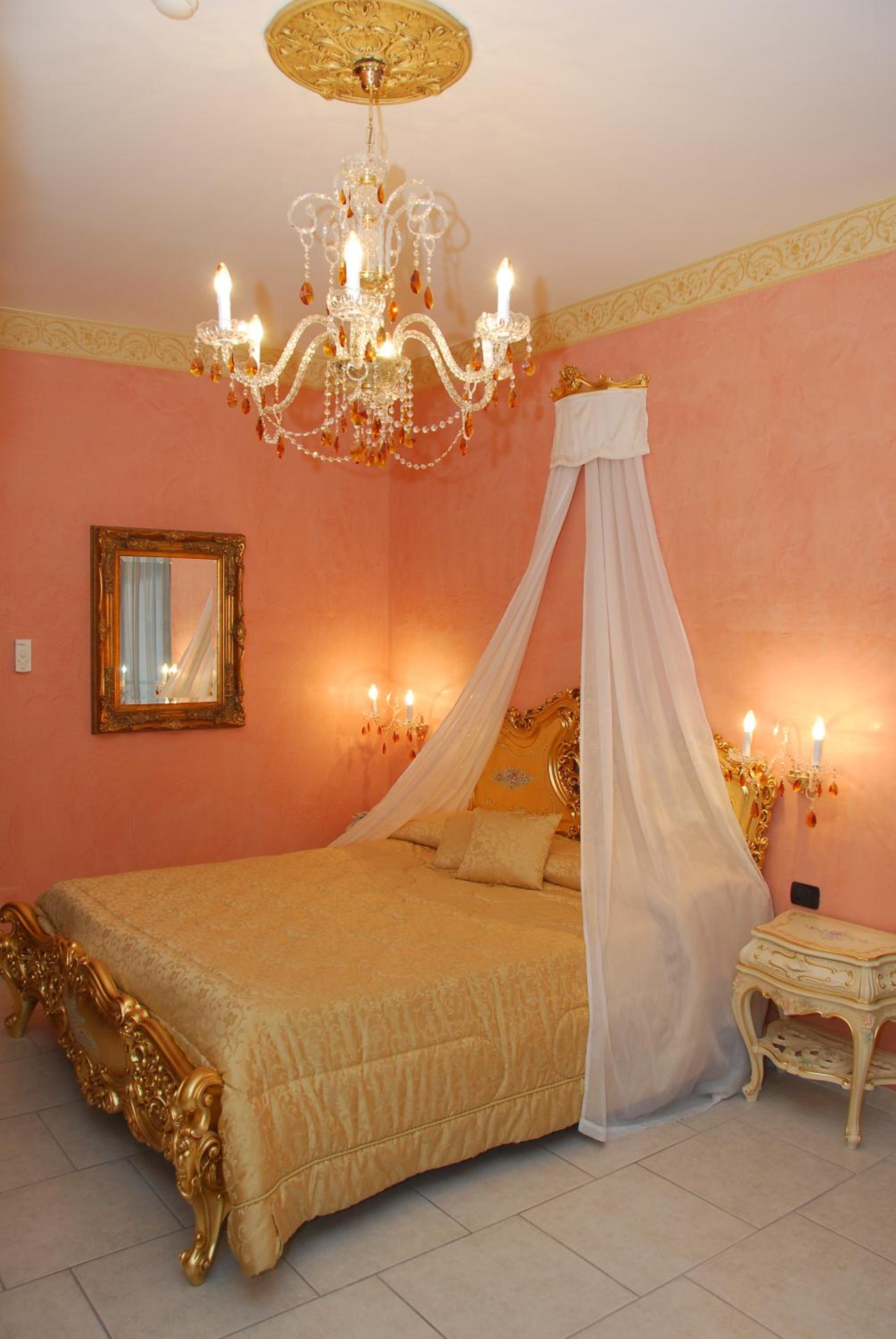 Double Room with Spa Bath photo 1