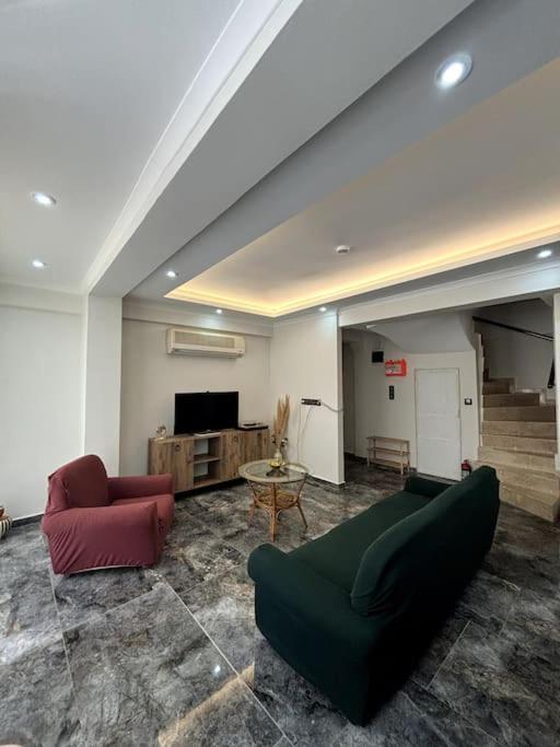 Three-Bedroom Apartment photo 1