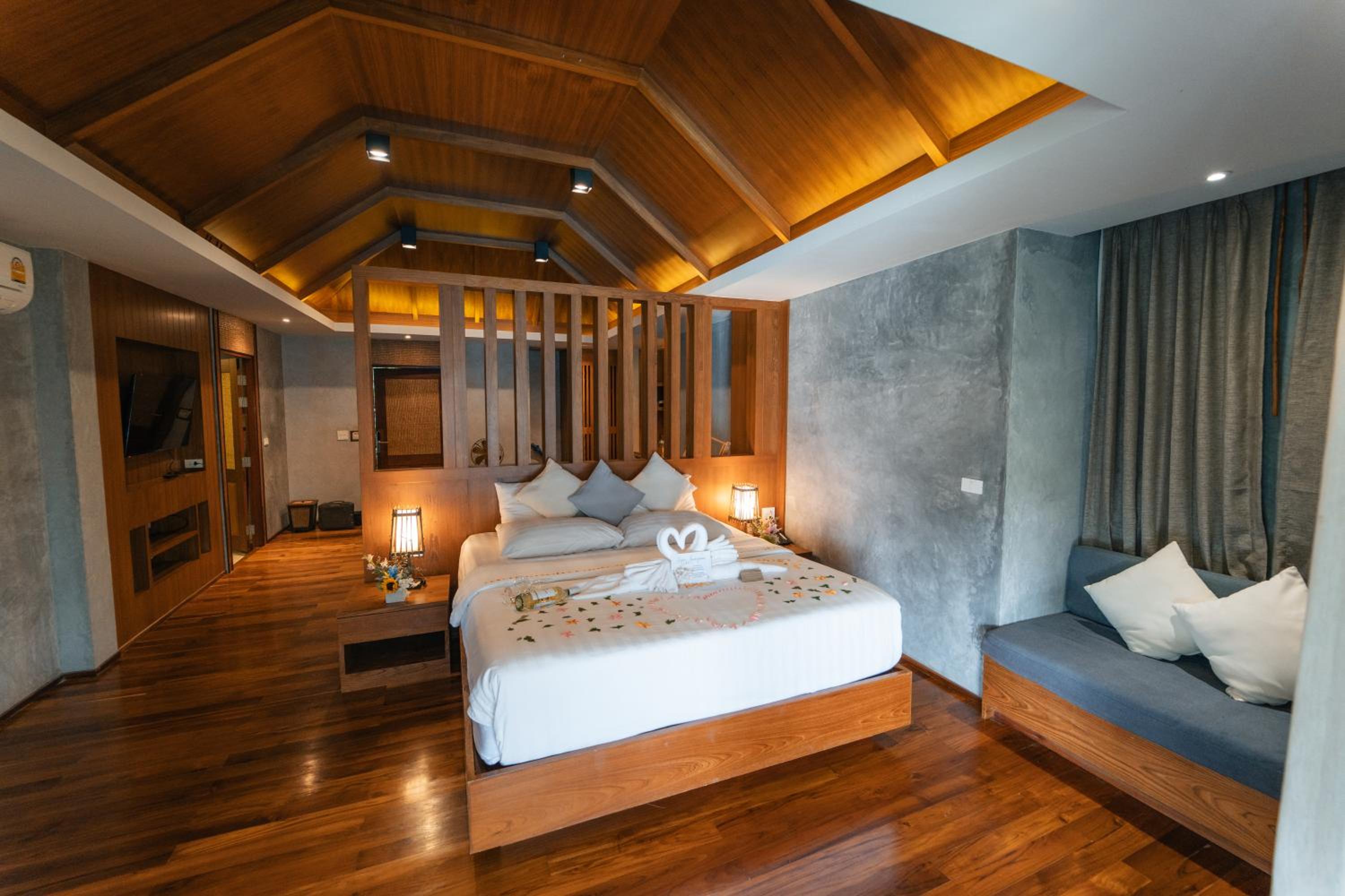 Deluxe Double Room with Balcony and Sea View photo 3