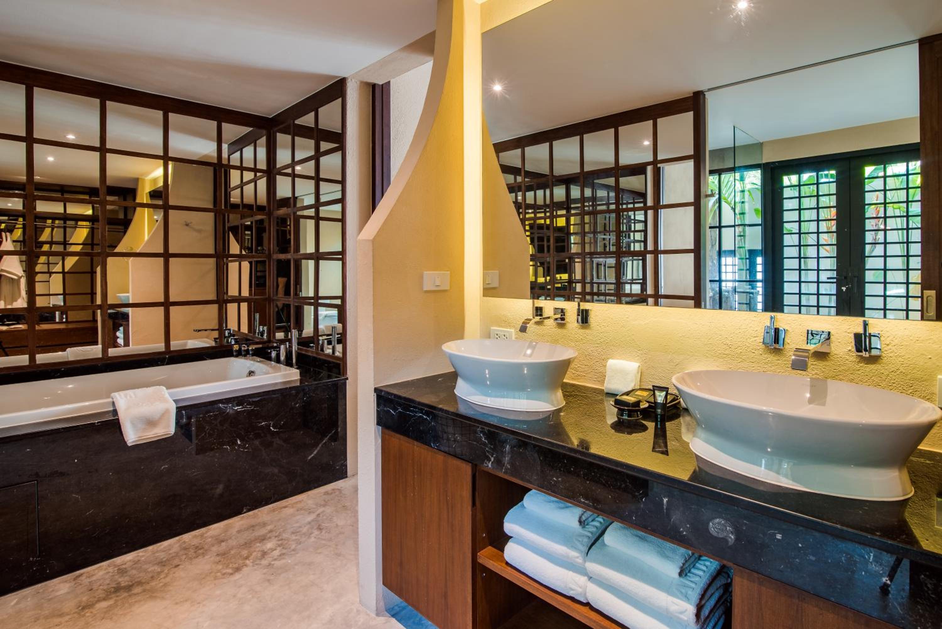 Luxury Two Bedroom Villa with a private pool - Photo 2