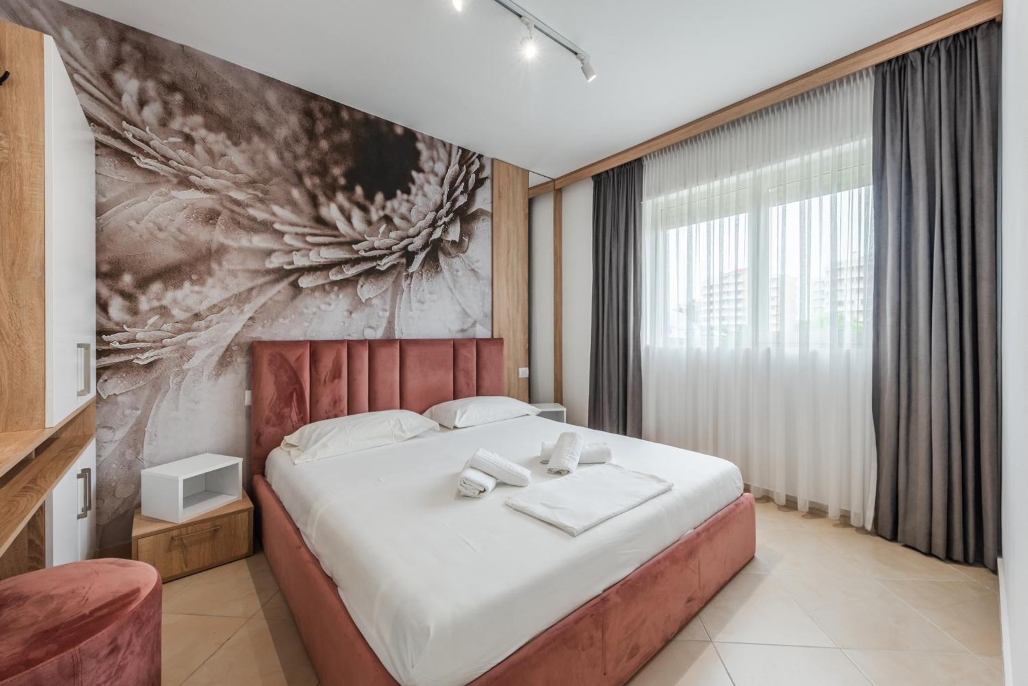 Deluxe One-Bedroom Apartment
