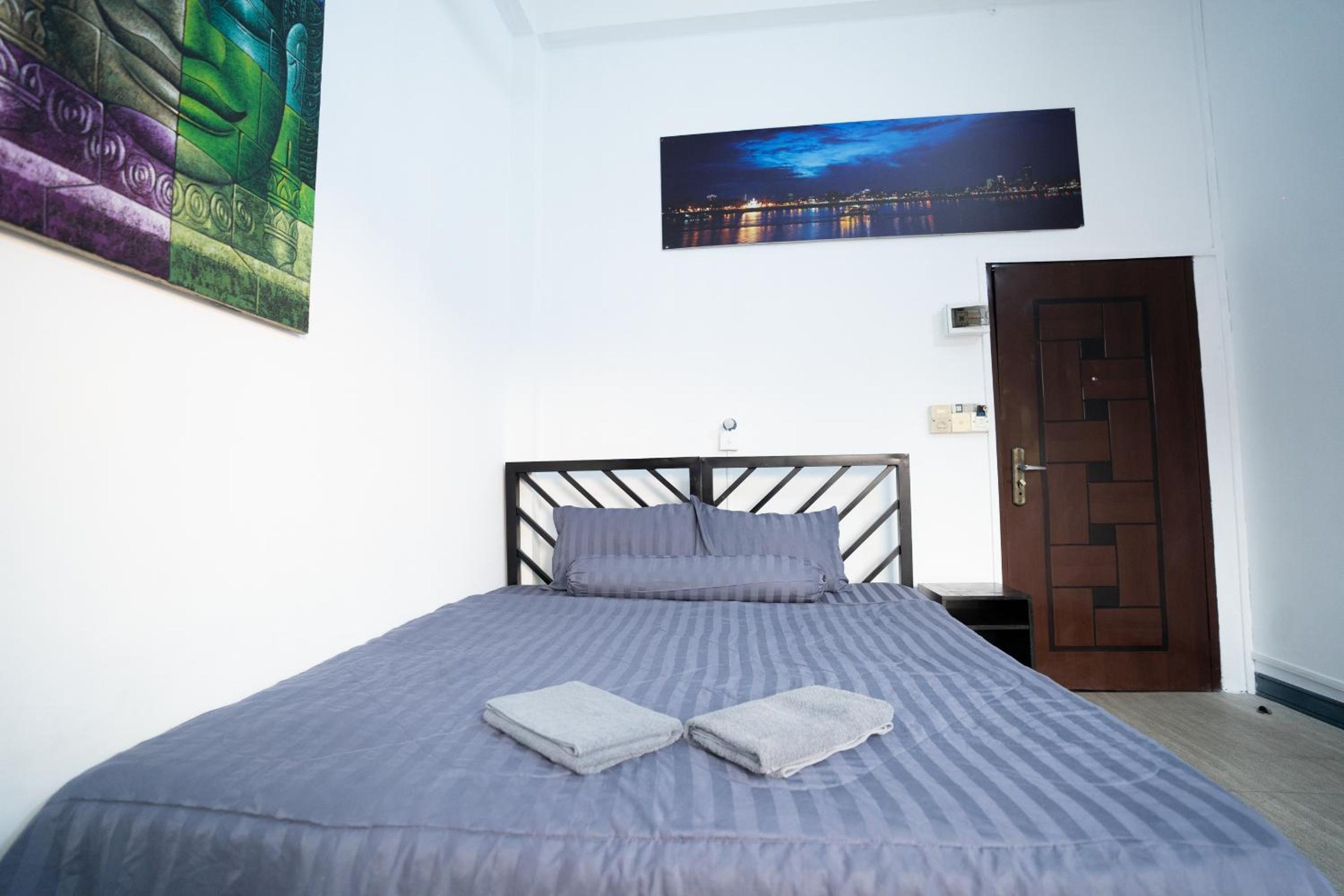 Double or Twin Room with Pool View - Photo 2