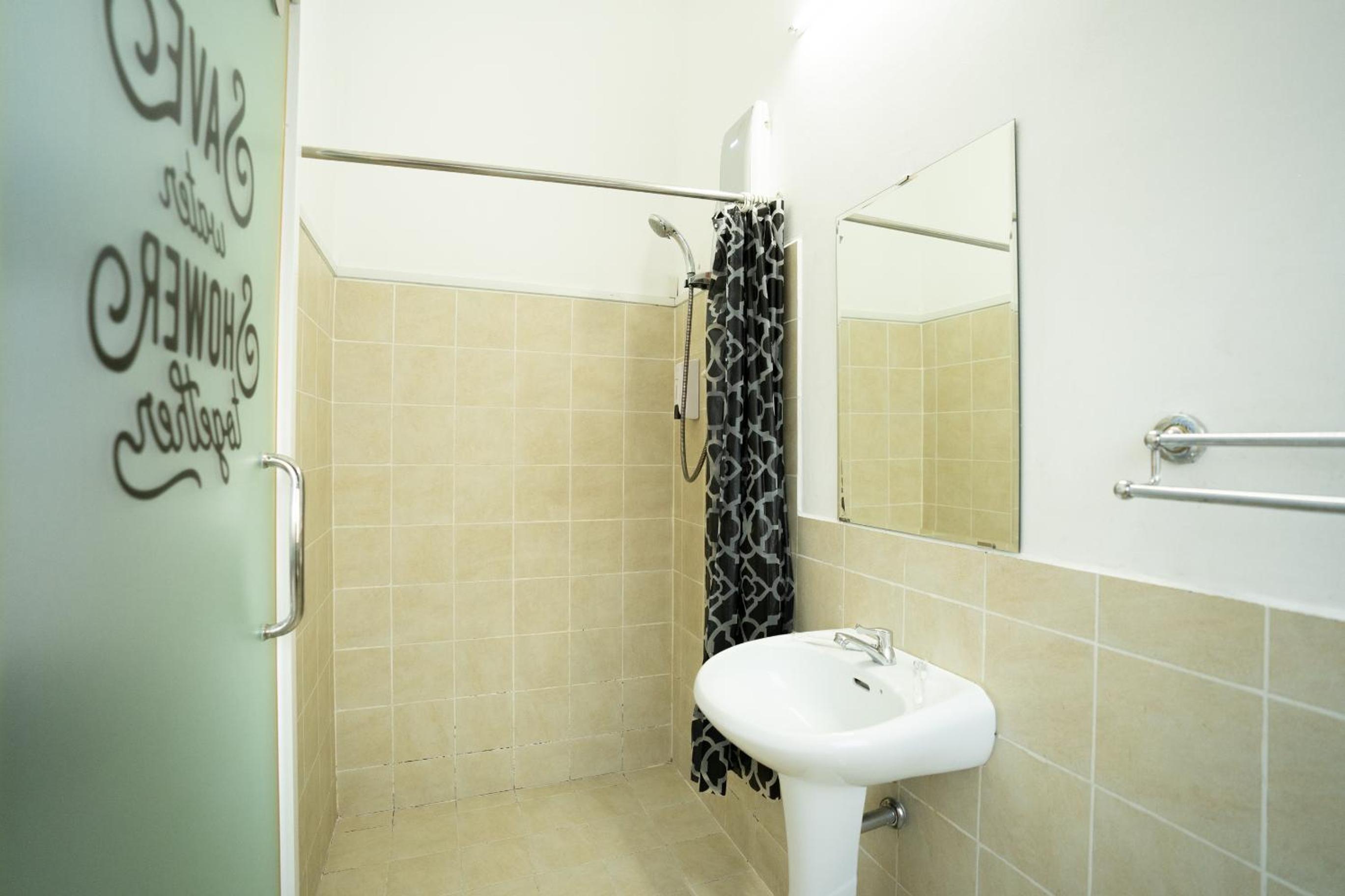 Double or Twin Room with Pool View - Photo 8