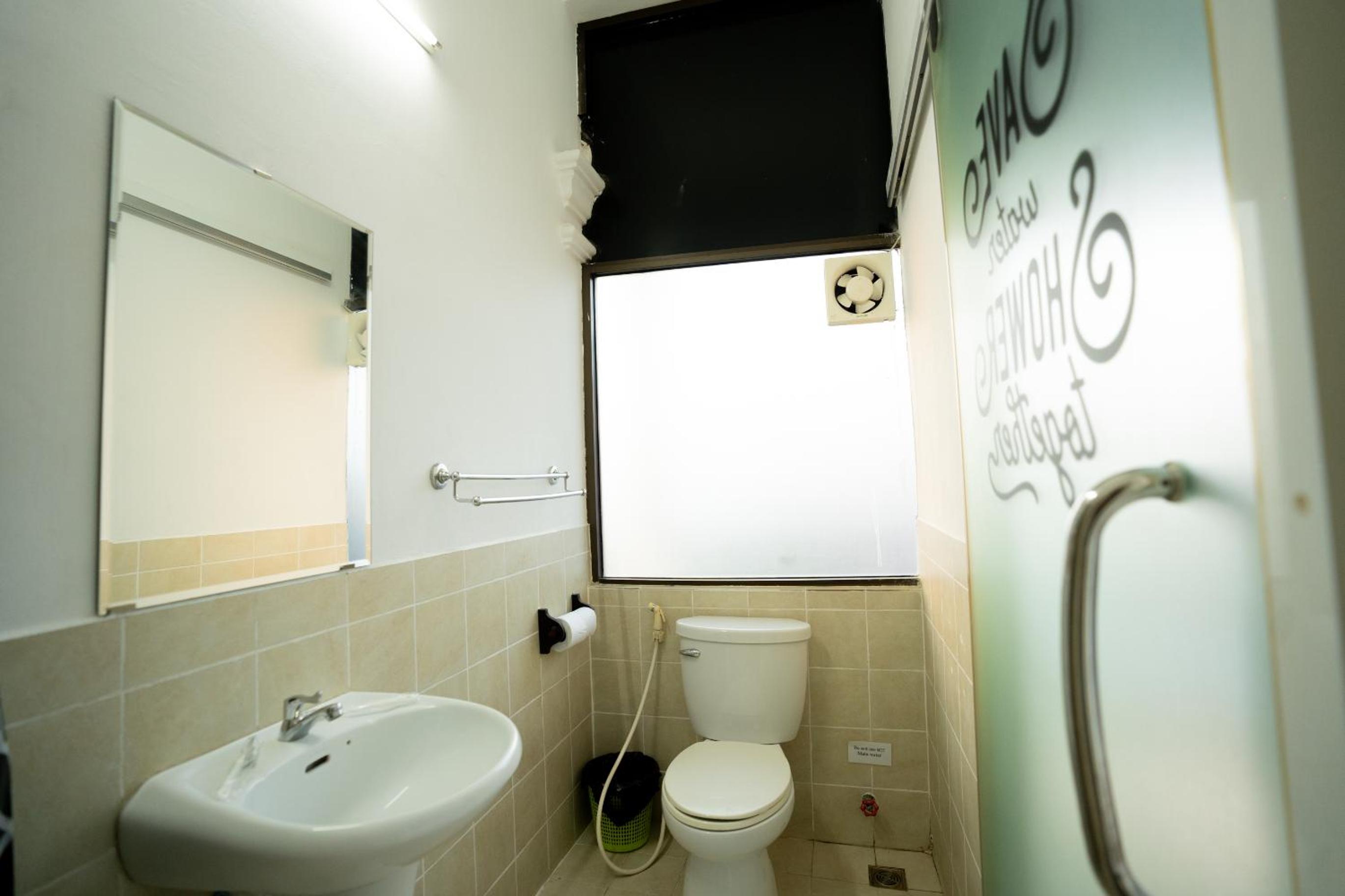 Double or Twin Room with Pool View - Photo 7