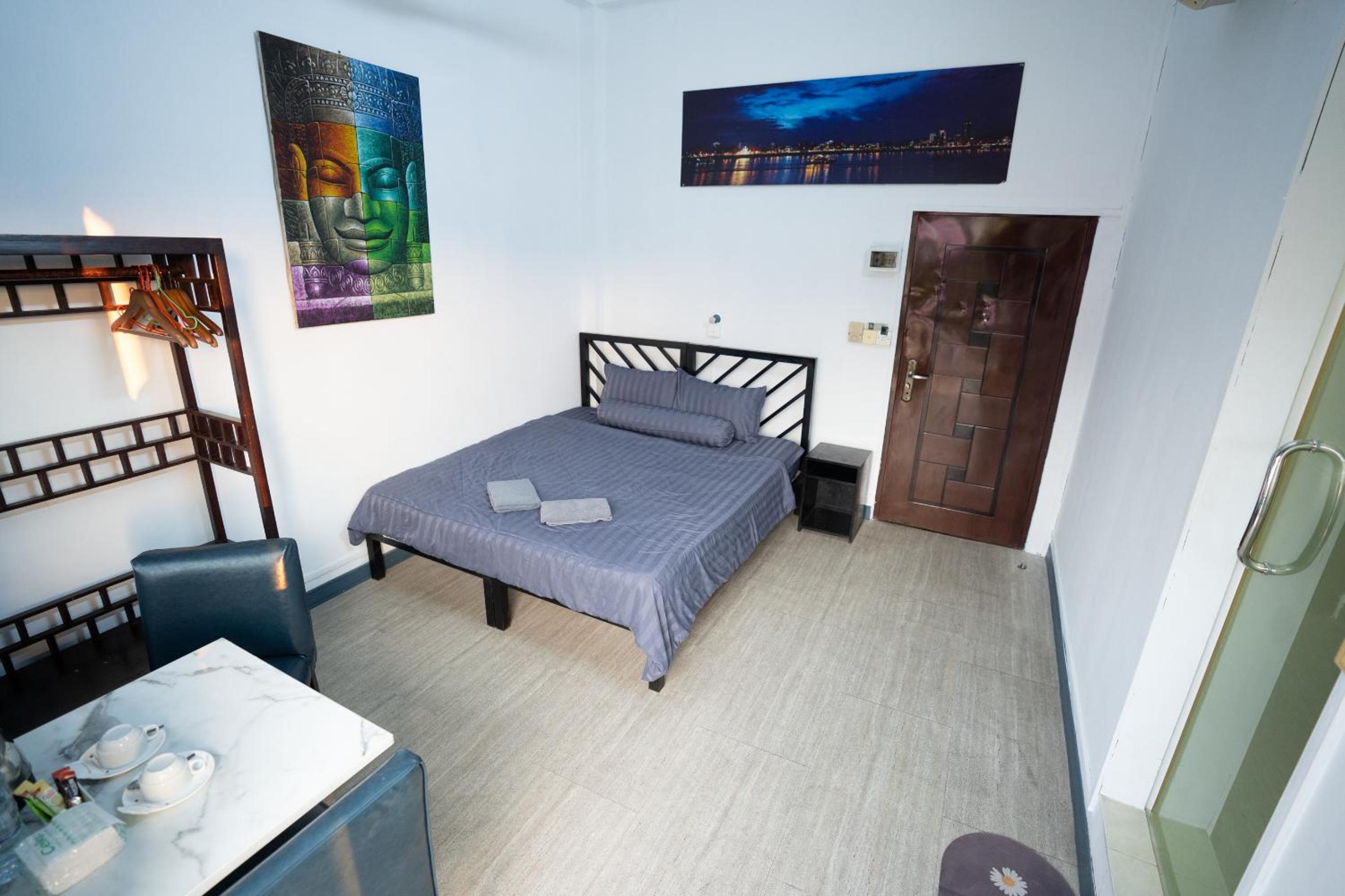 Double or Twin Room with Pool View - Photo 5