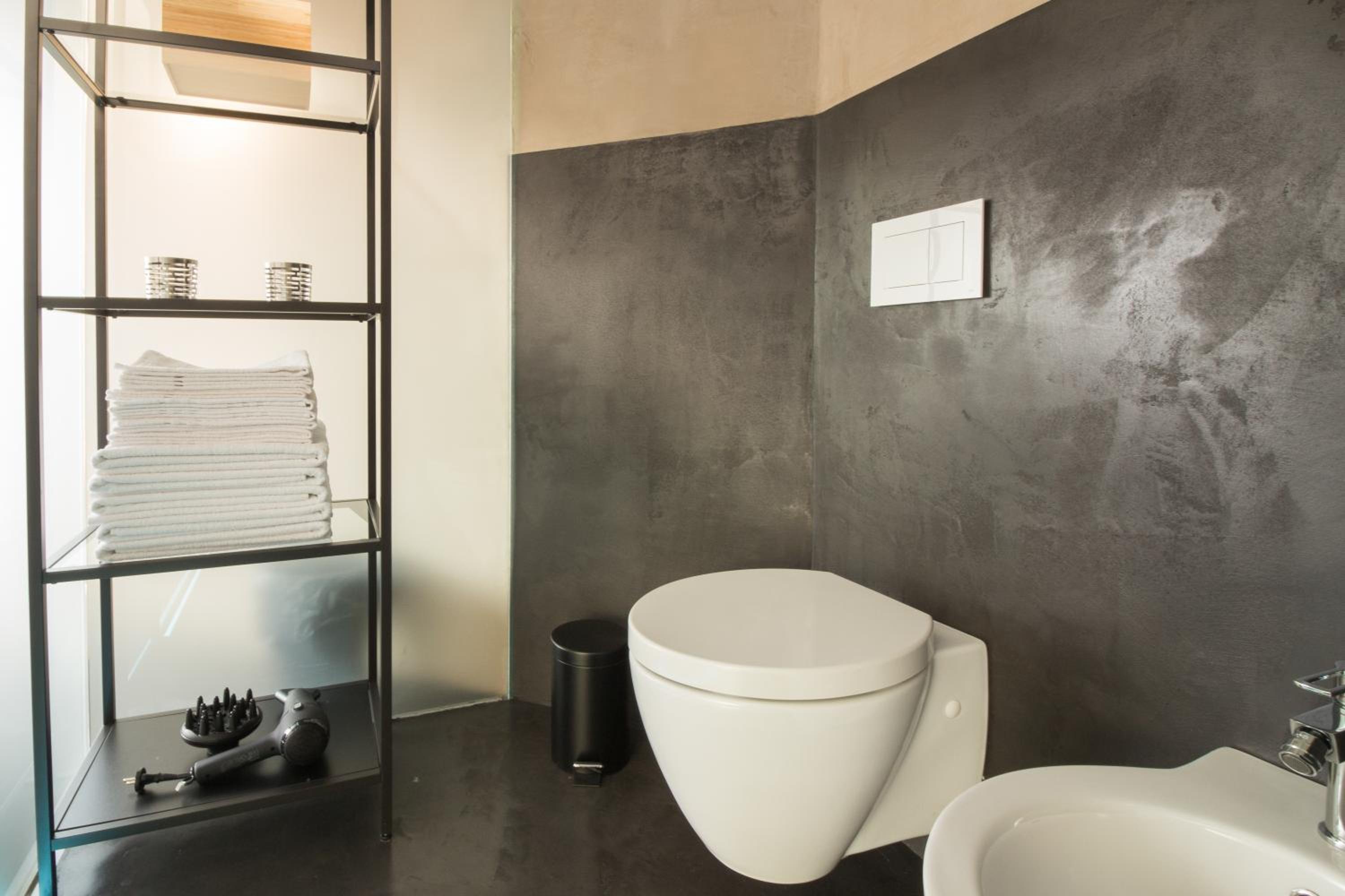 Family Room with Private Bathroom - Photo 16