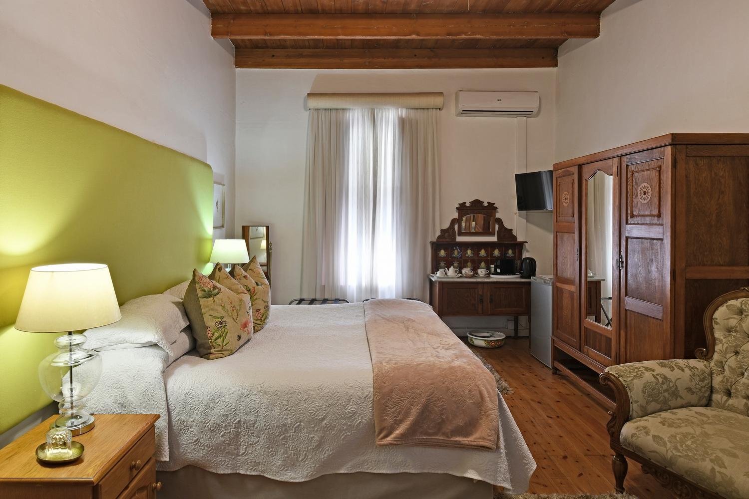 Twin/Double Room with bath - Photo 6