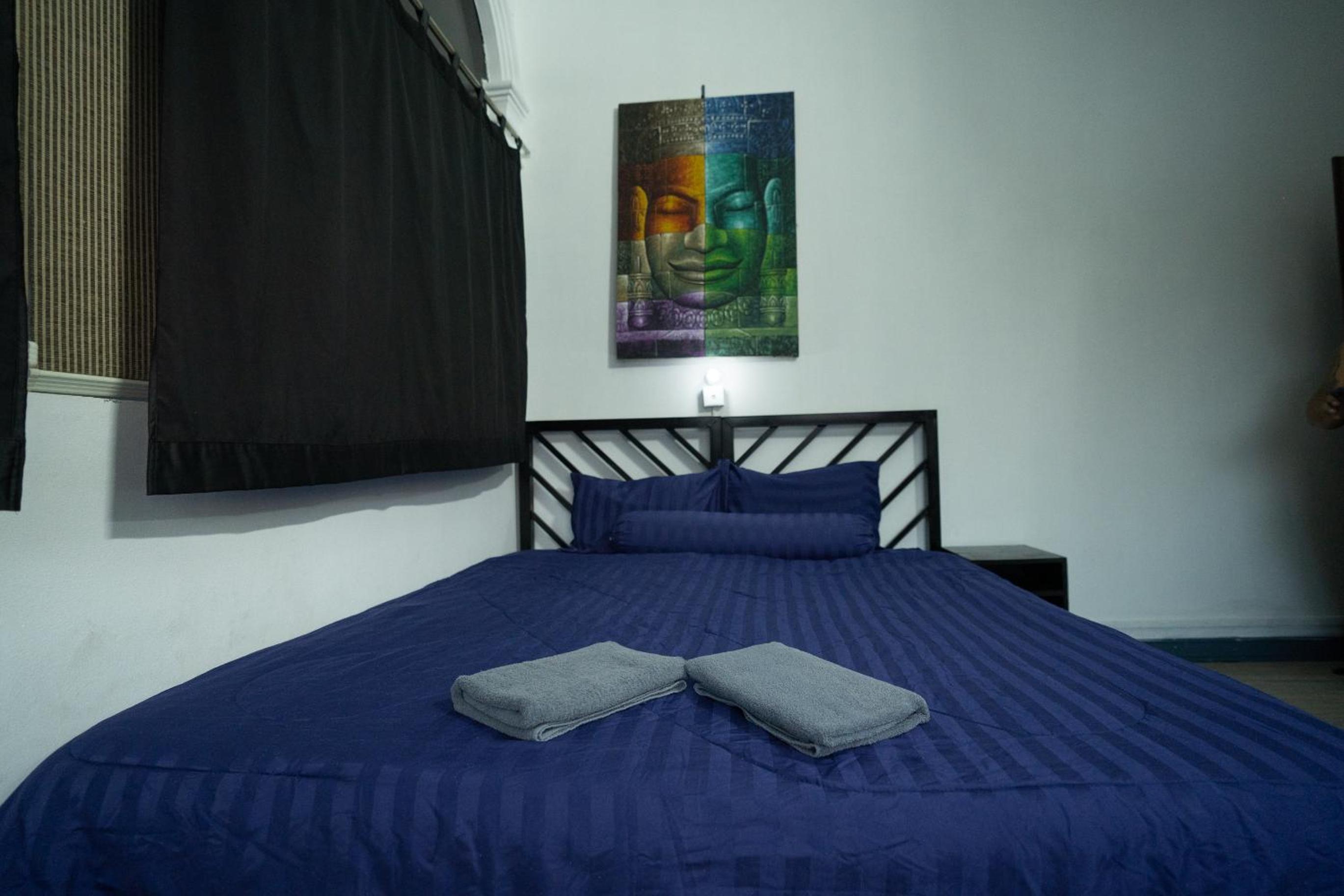 Double or Twin Room with City View - Photo 1