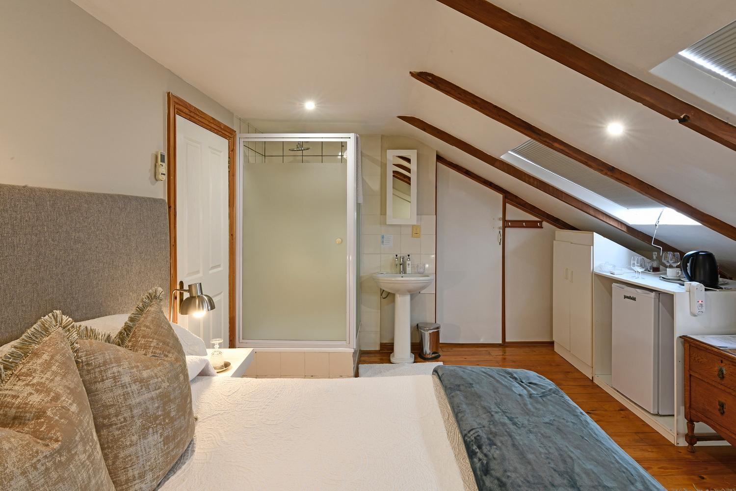 Twin/Double Loft Room - Photo 4