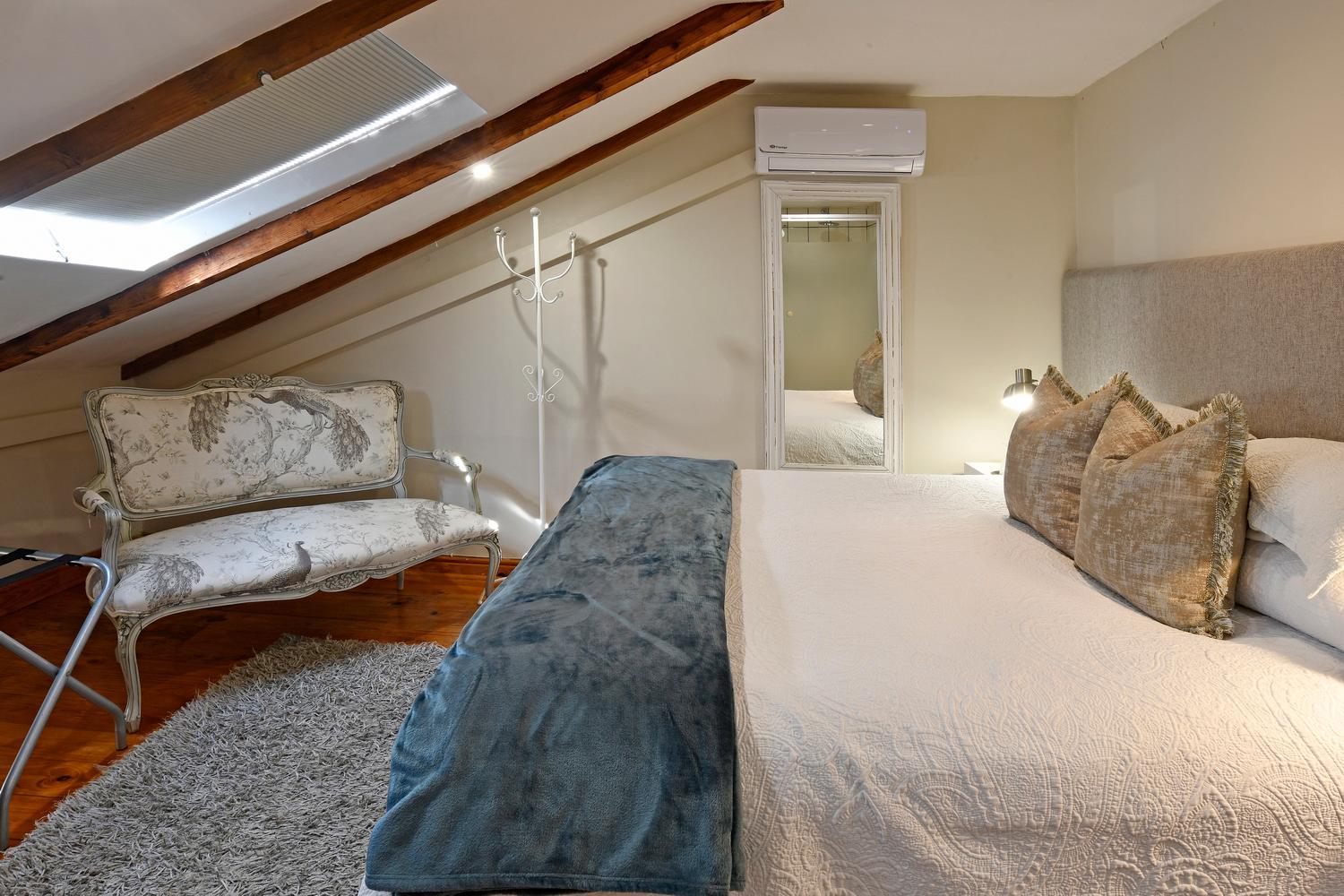 Twin/Double Loft Room - Photo 2