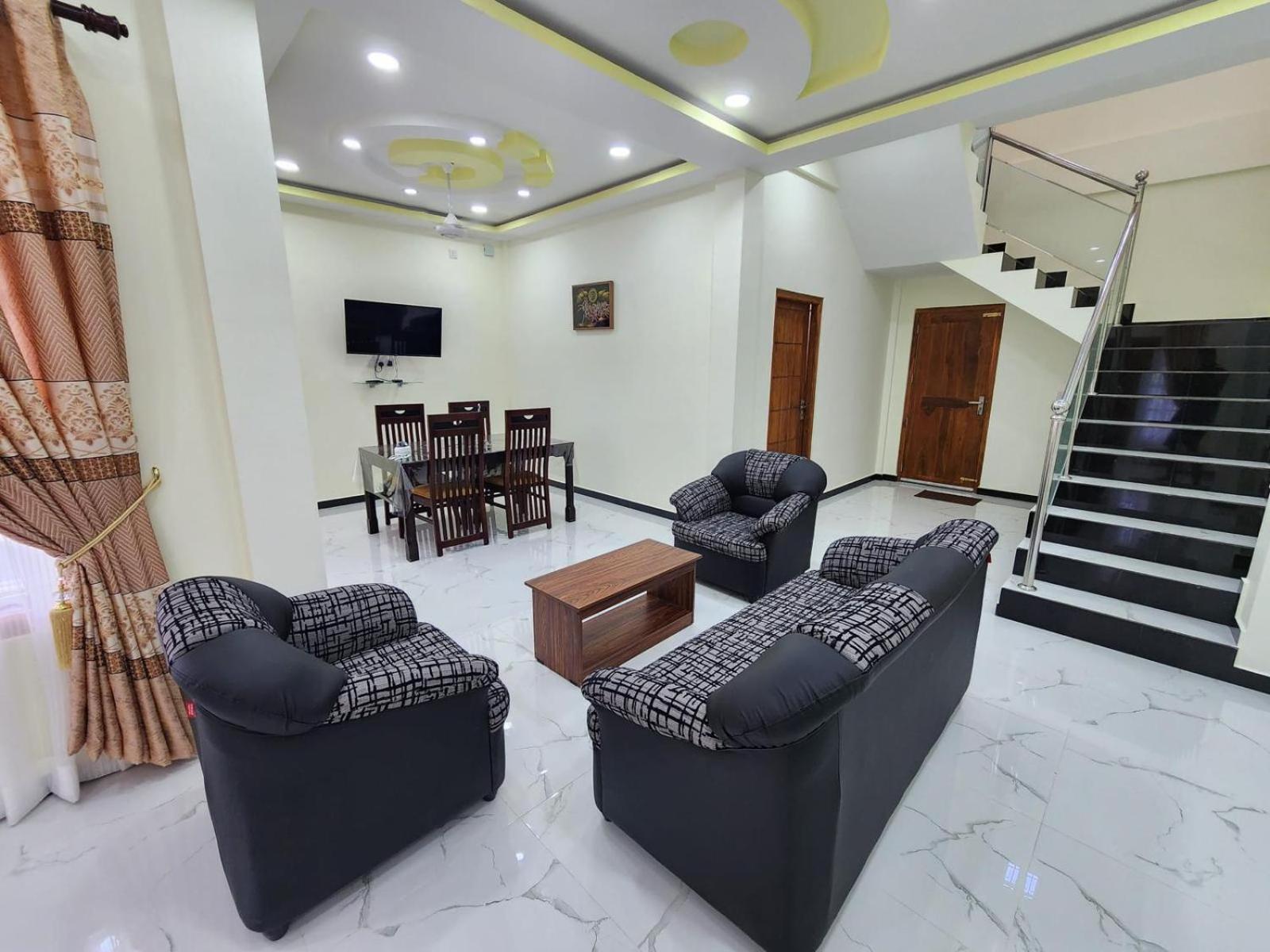 Villa photo 2